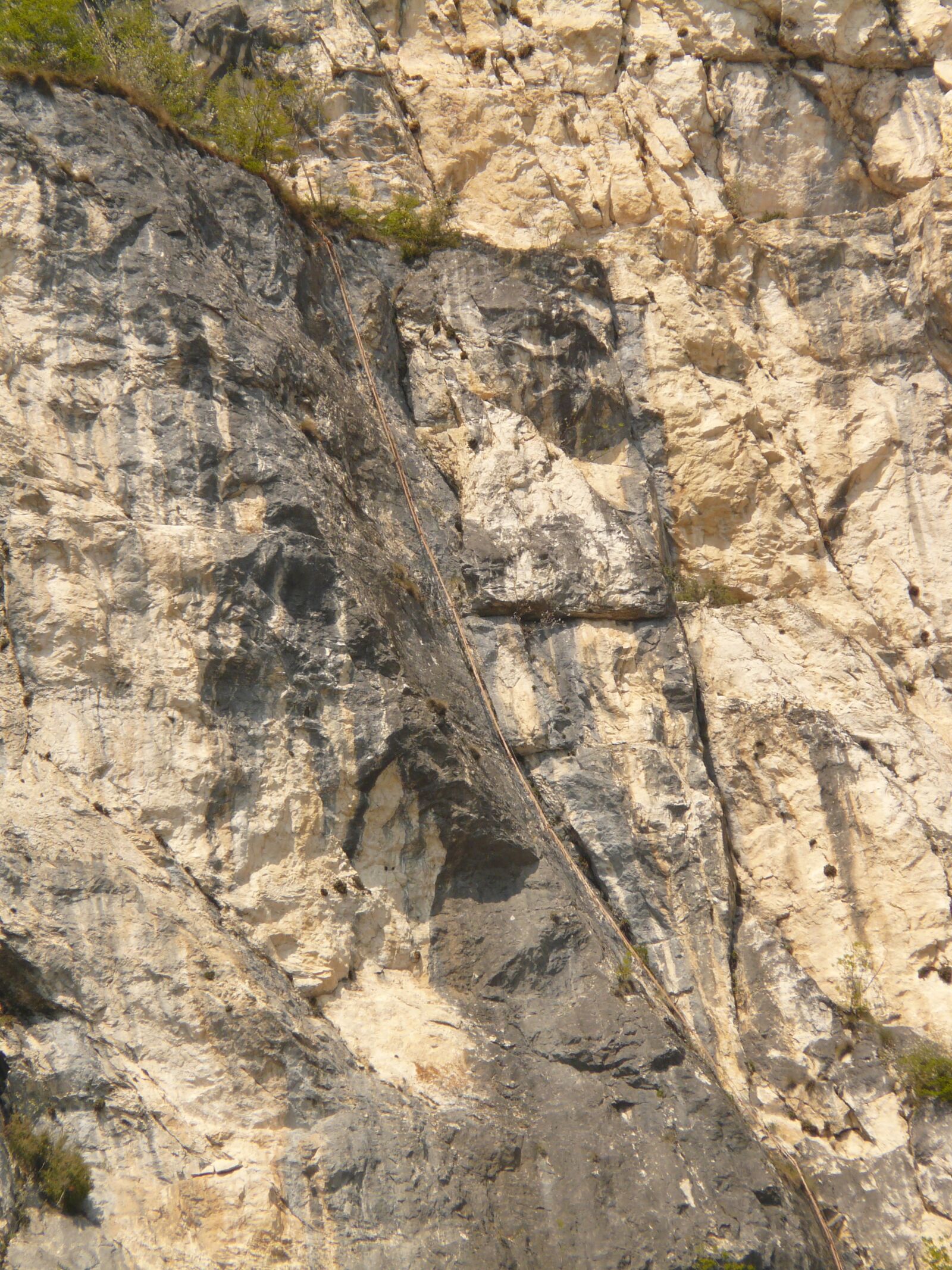 Panasonic DMC-FZ18 sample photo. Via dell'amicizia, climbing platform photography