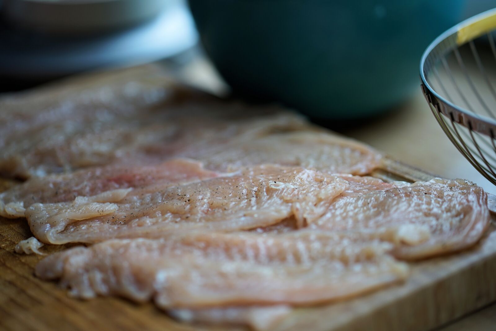 ZEISS Batis 85mm F1.8 sample photo. Schnitzel, meat, breaded photography