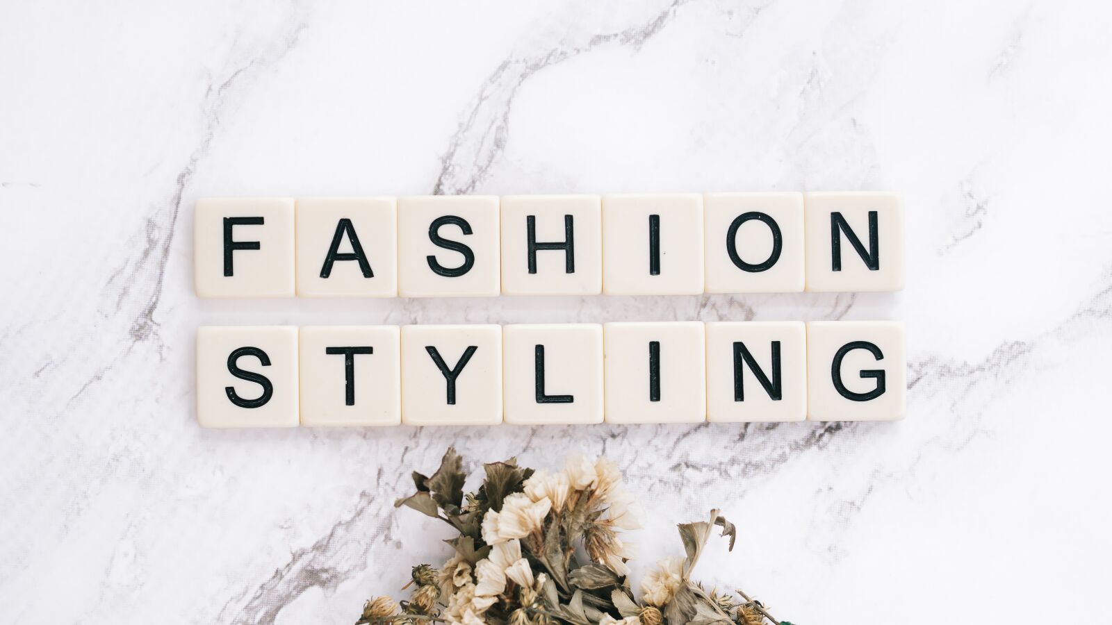 Olympus OM-D E-M10 III sample photo. Fashion, fashion styling, style photography