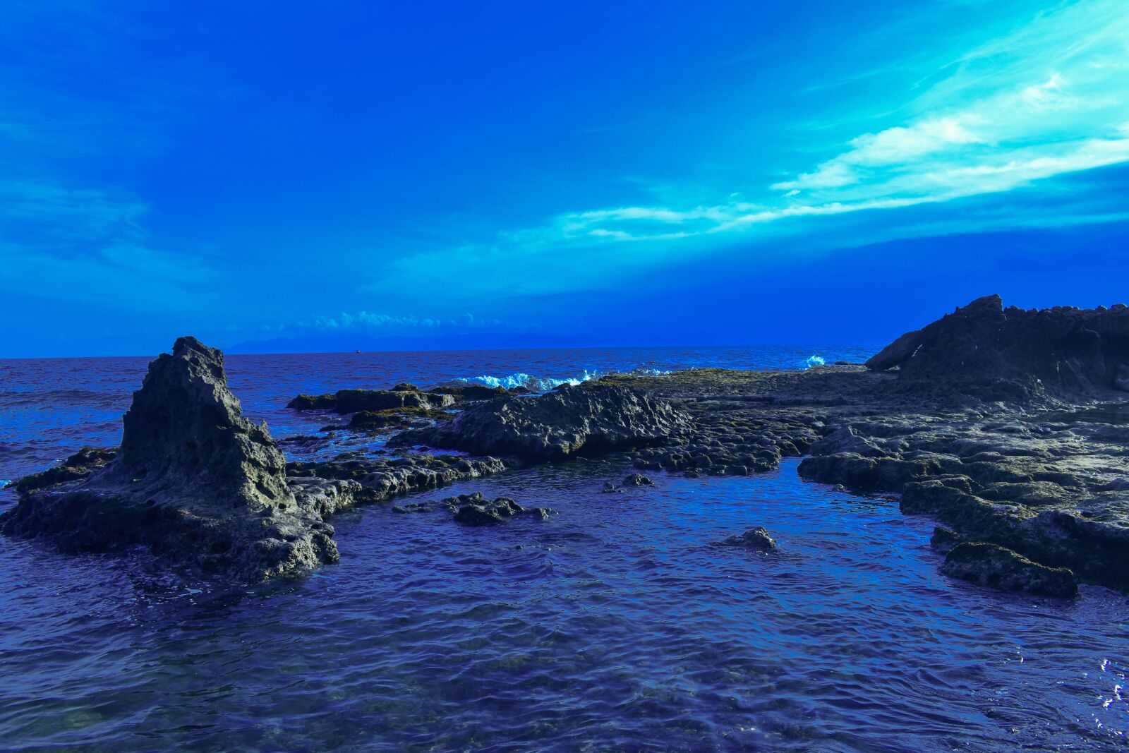 Nikon D3500 sample photo. Landscape, sea, rock photography