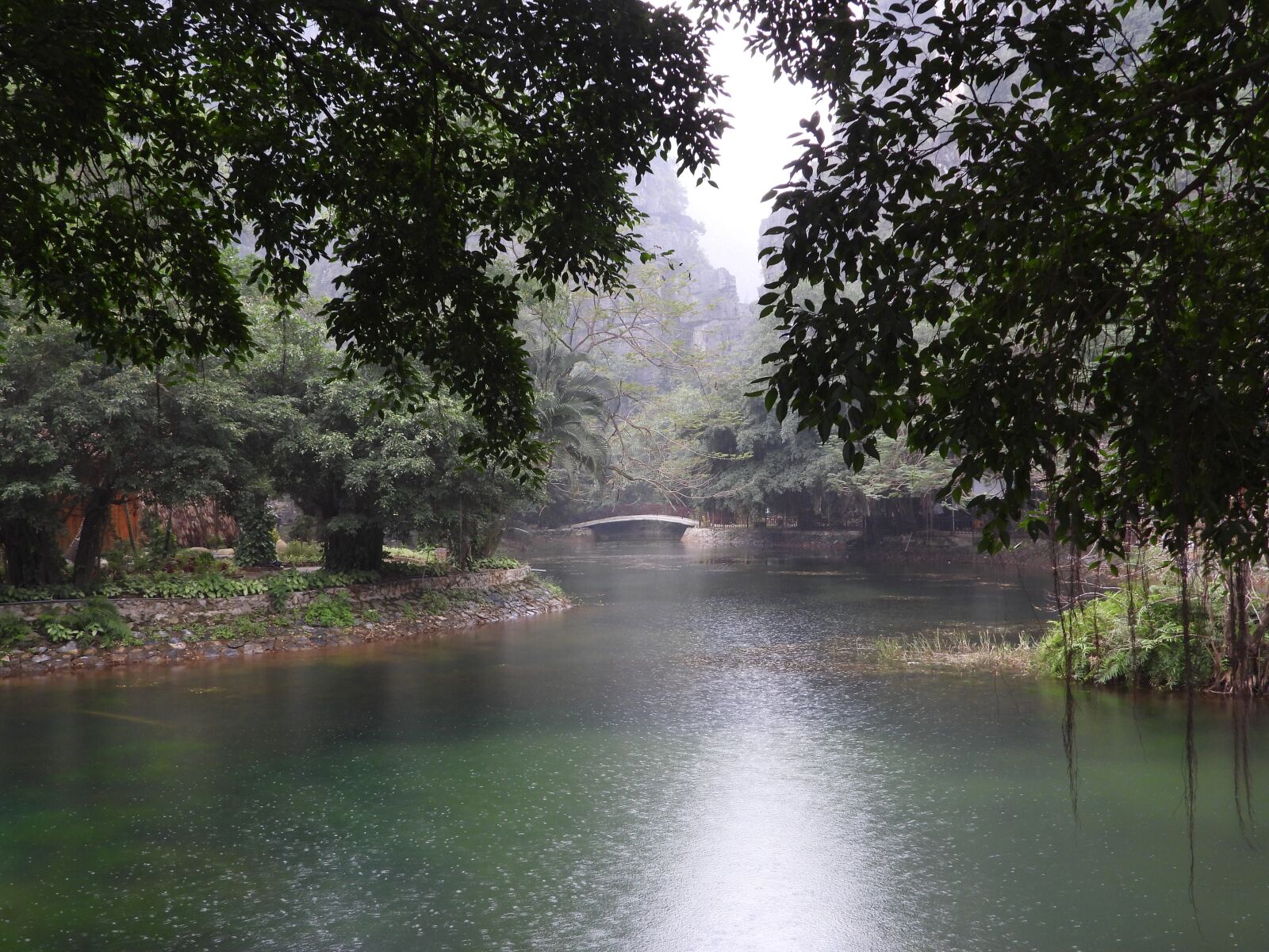 Nikon Coolpix P1000 sample photo. Vietnam, lake, people photography