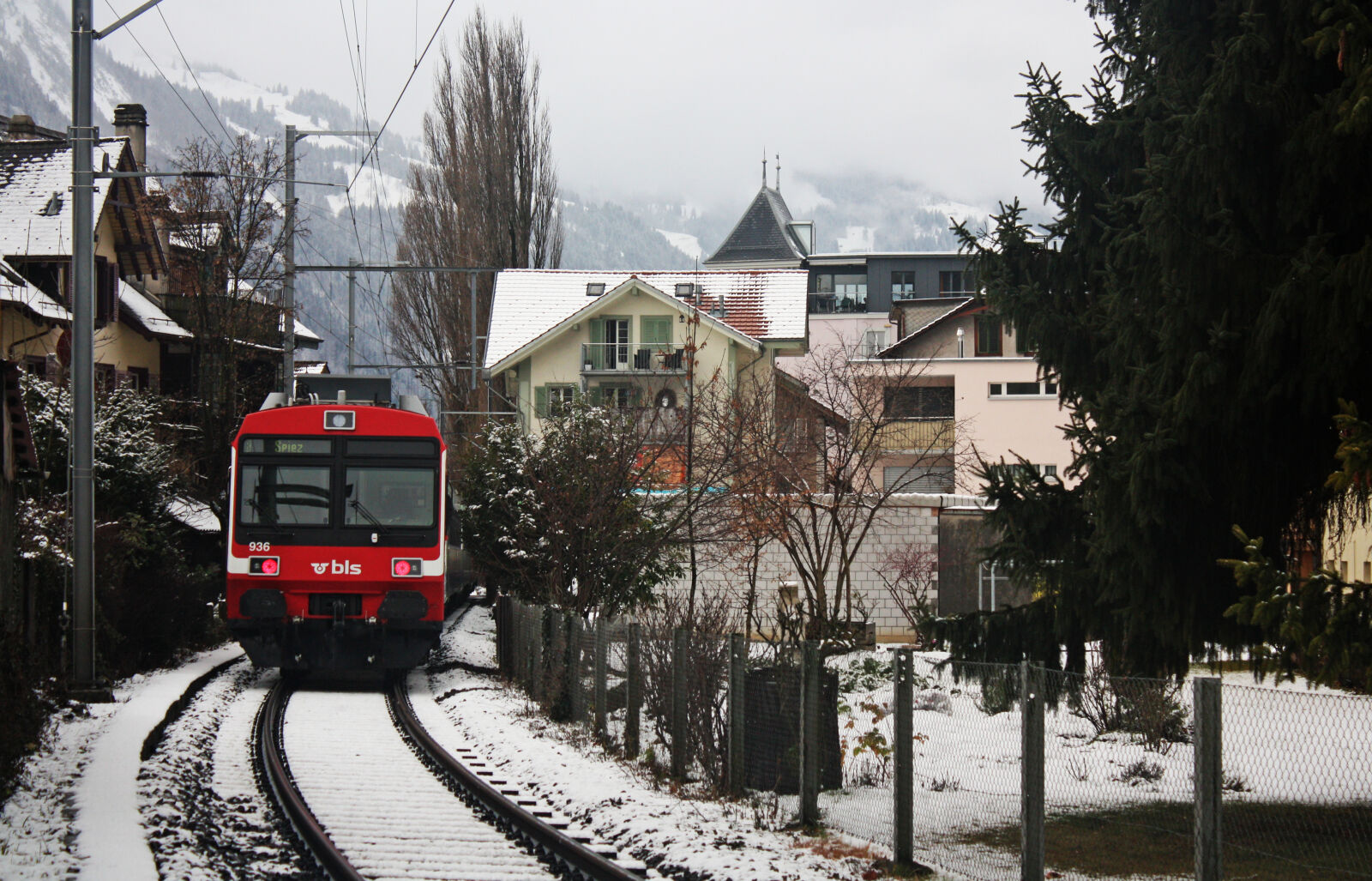 Canon EOS 450D (EOS Rebel XSi / EOS Kiss X2) sample photo. City, cold, drive, mountain photography