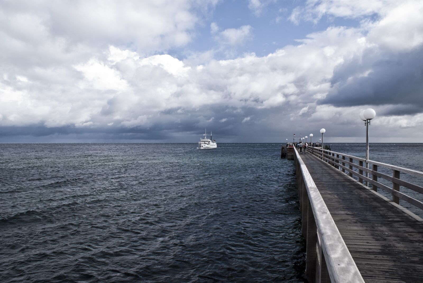 Sony Alpha DSLR-A100 sample photo. K hlungsborn, sea bridge photography