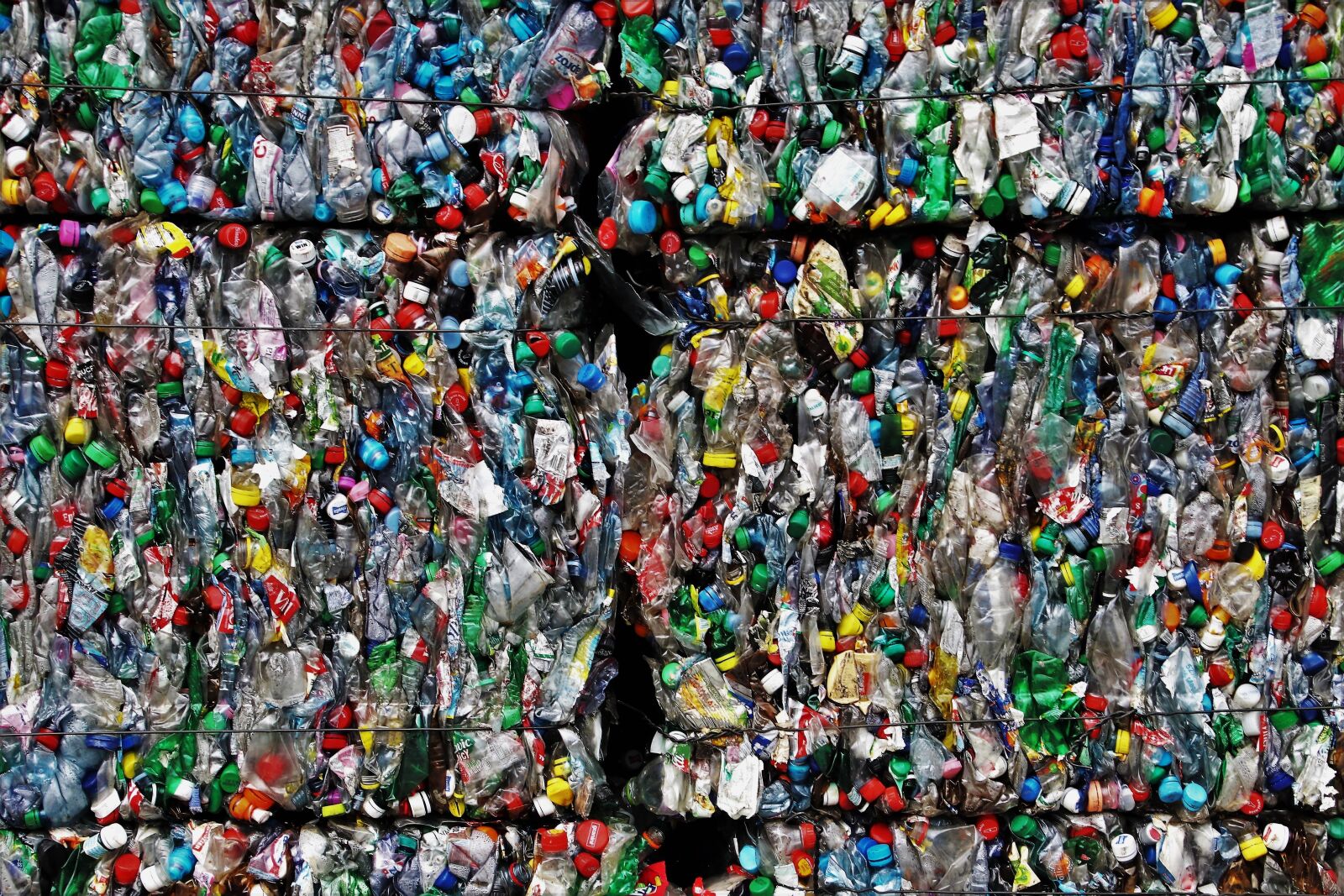 Canon EOS 80D sample photo. Plastic, processing, waste photography