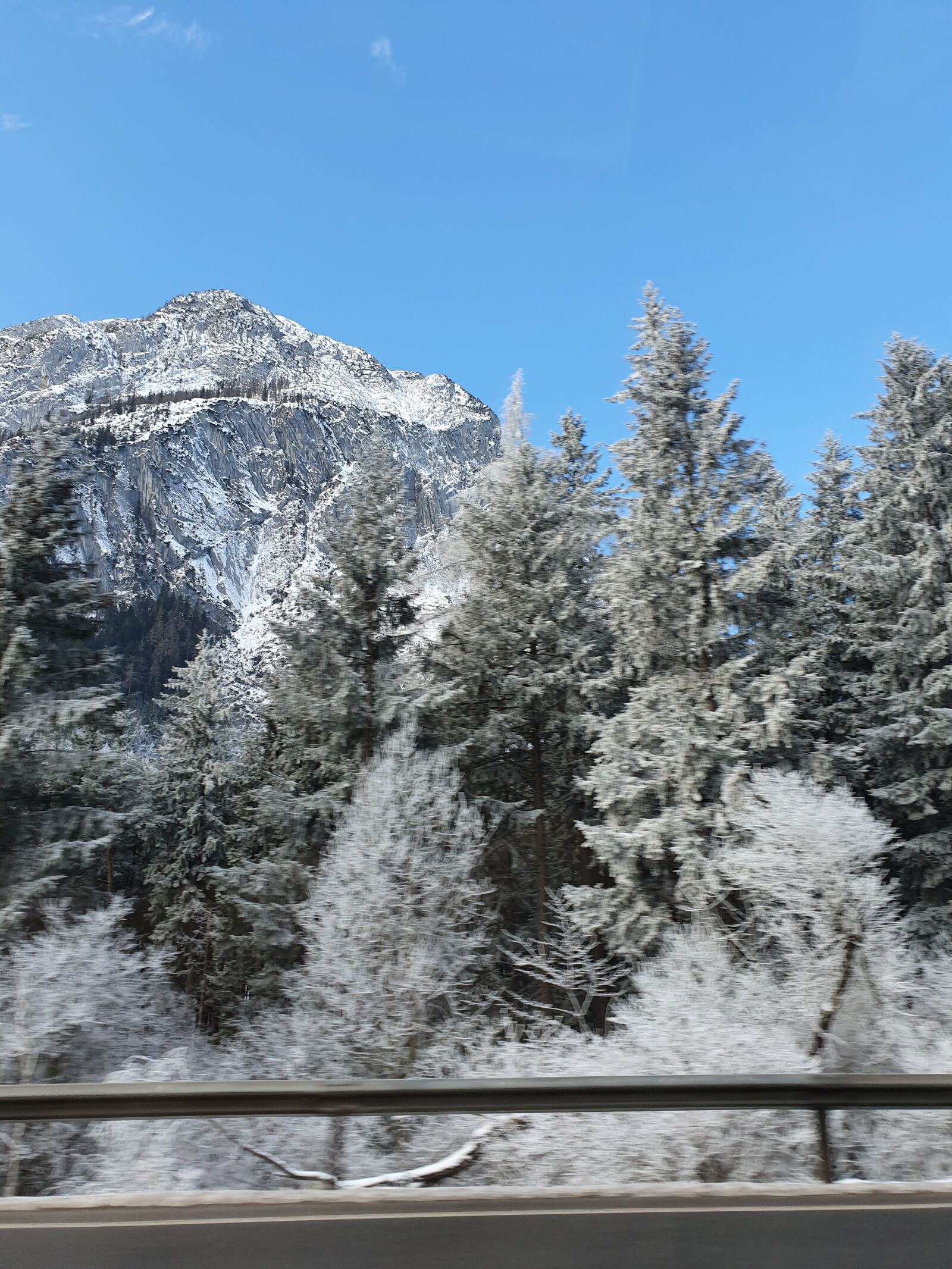 Samsung SM-G973F sample photo. Winter, mount, road photography