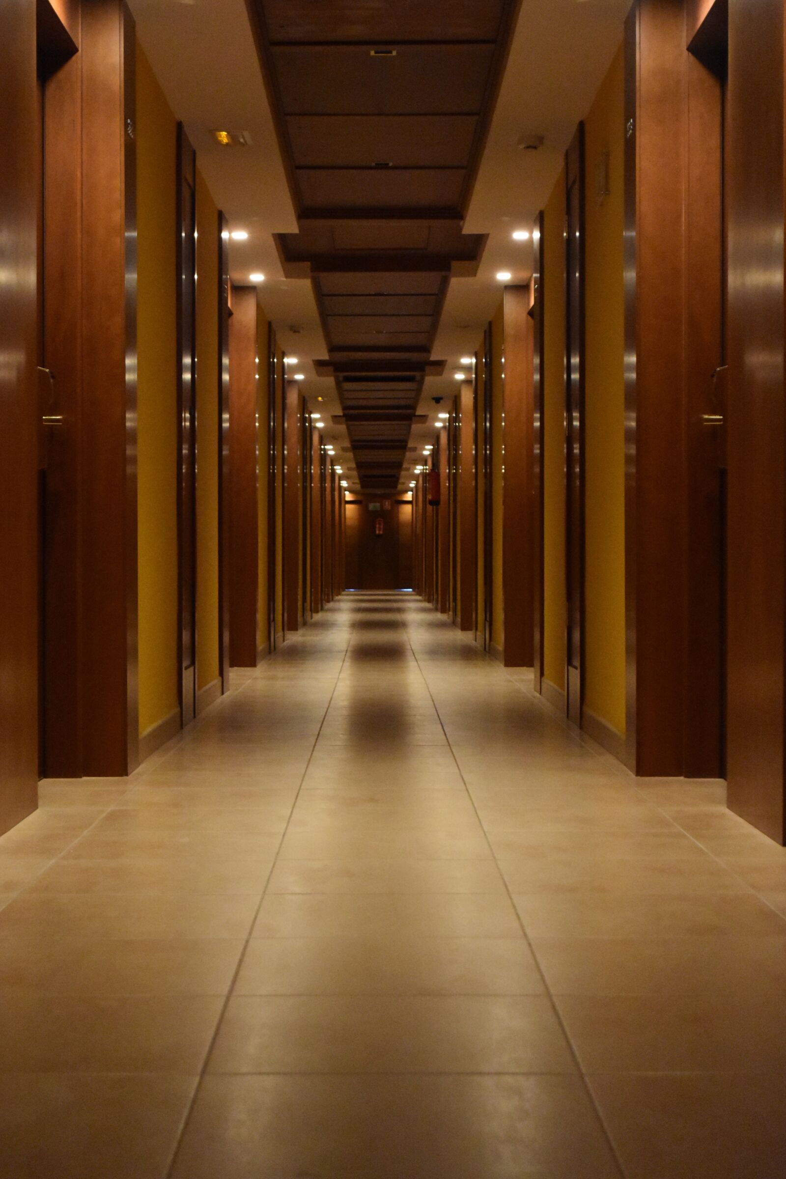 Nikon D7200 sample photo. Gang, hotel, building photography