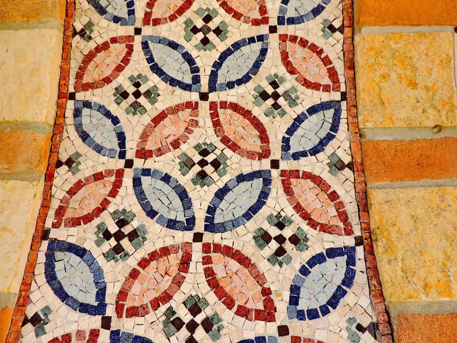 Nikon Coolpix P520 sample photo. Arabesque, design, mosaic, art photography