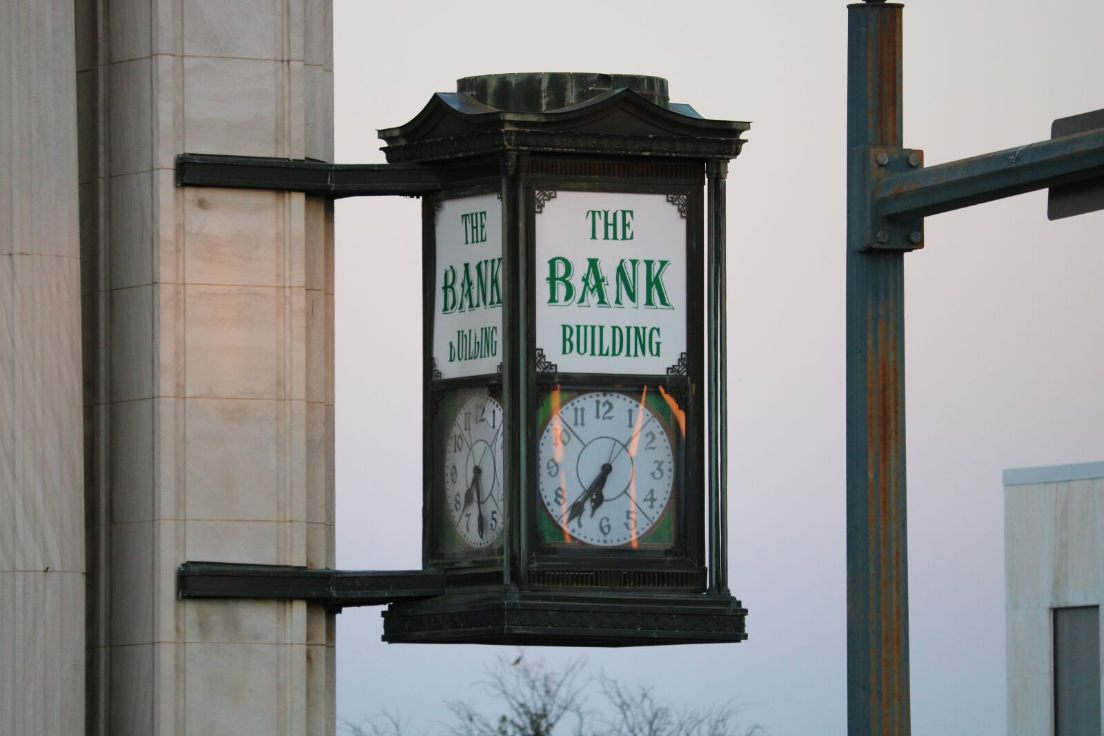 Canon EOS 750D (EOS Rebel T6i / EOS Kiss X8i) sample photo. Clock, city, time photography