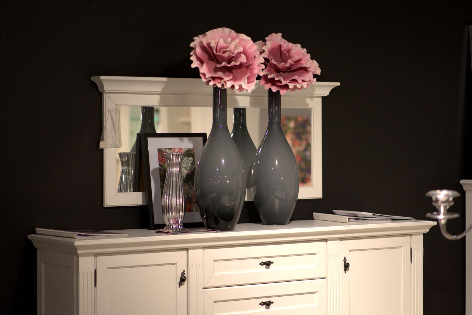 Sony a7 II + Sony FE 85mm F1.8 sample photo. Chest of drawers, vase photography
