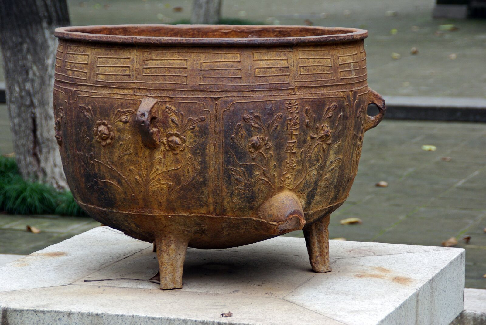 Pentax K200D sample photo. China, xian, cauldron photography
