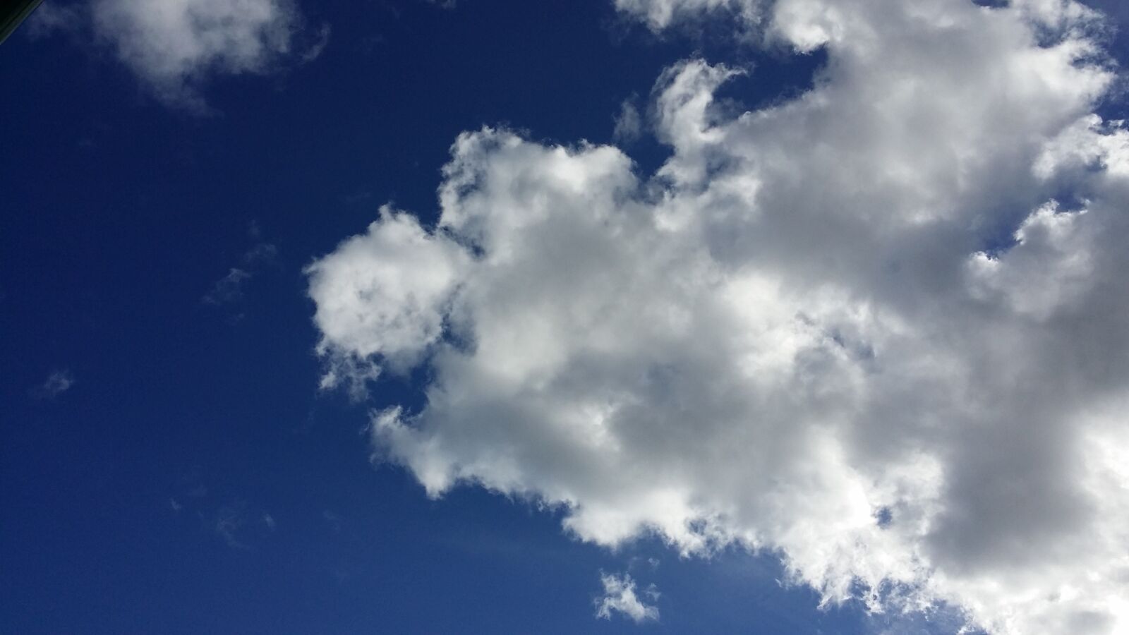 Samsung Galaxy S4 sample photo. Sky, cloud, blue photography