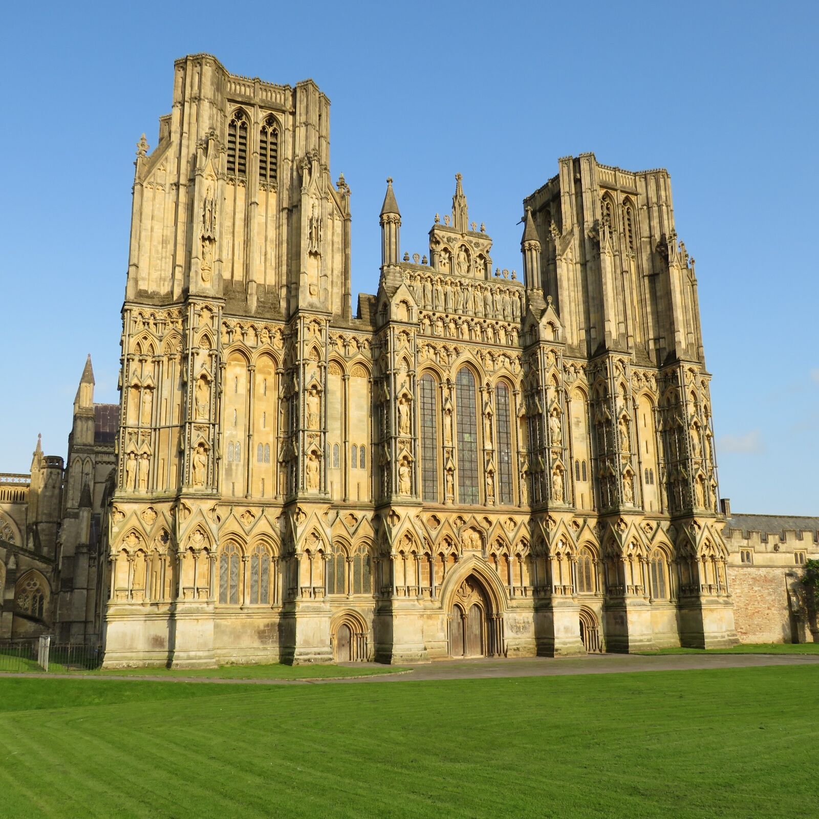 Canon PowerShot SX540 HS sample photo. Wells, cathedral, somerset photography