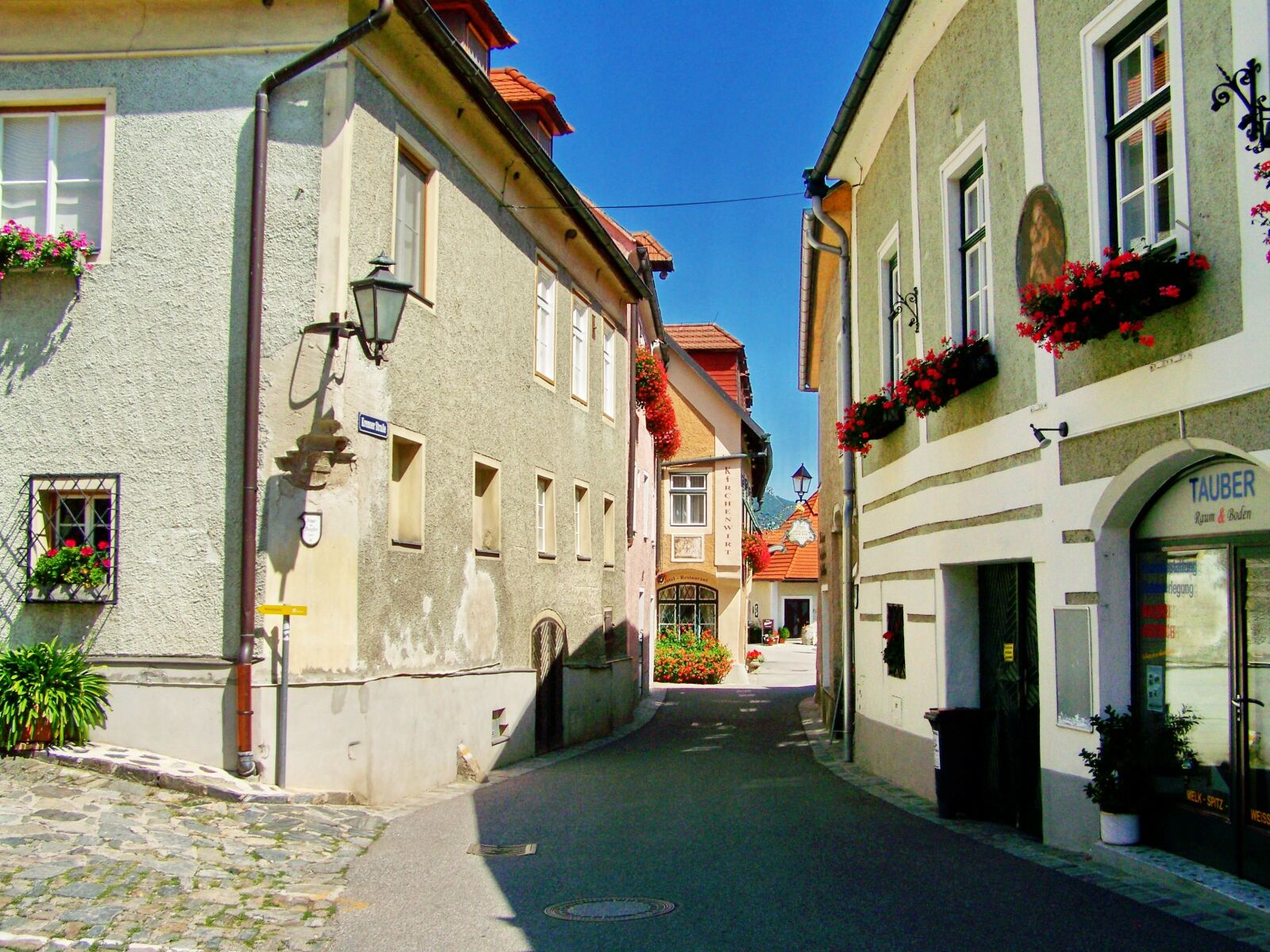 Kodak EASYSHARE ZD710 ZOOM DIGITAL CAMERA sample photo. Street details, weissen kirchen photography