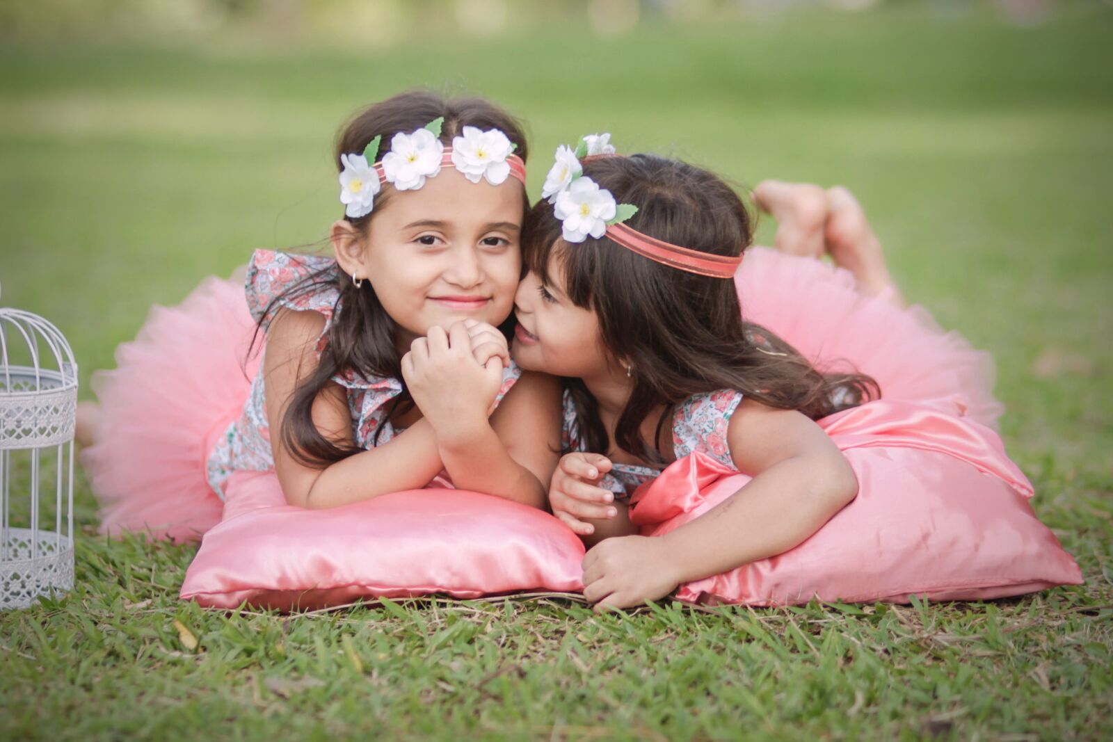 Canon YN85mm f/1.8 DCM sample photo. Sisters, friendship, family photography