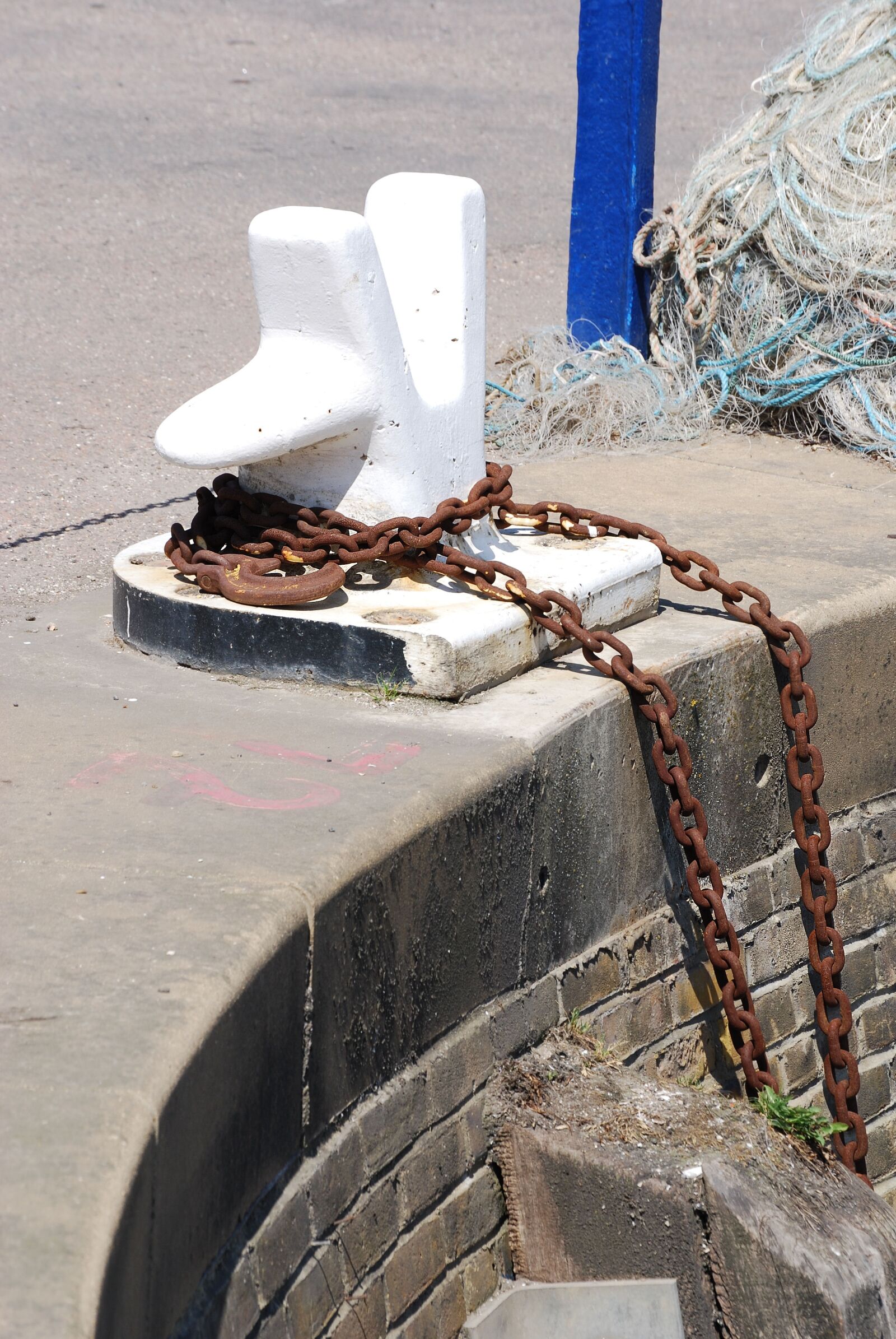 Nikon D80 sample photo. Bollard, mooring, harbor photography