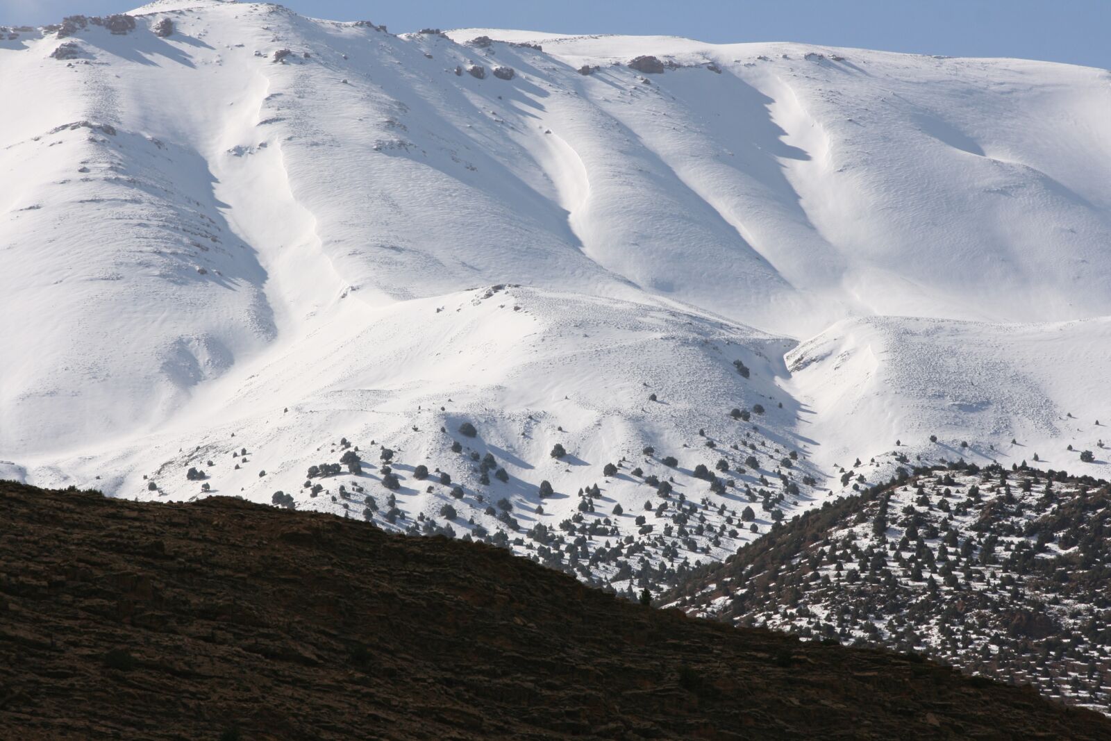 Canon EOS 400D (EOS Digital Rebel XTi / EOS Kiss Digital X) sample photo. Morocco, great atlas, hiking photography
