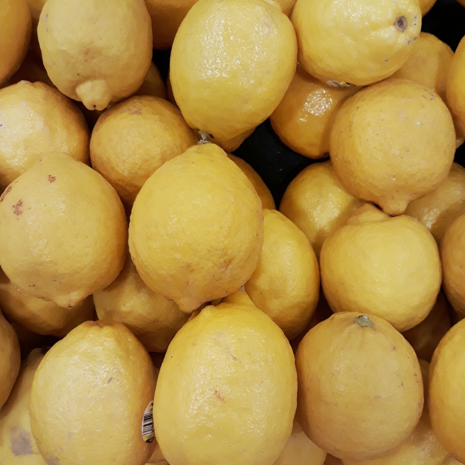 Samsung Galaxy J7 Pro sample photo. Yellow, lemon, fruit photography