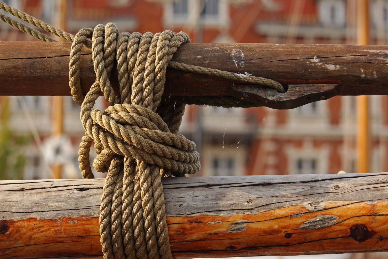 Canon EF-S 55-250mm F4-5.6 IS STM sample photo. Thaw, mooring, wooden mast photography