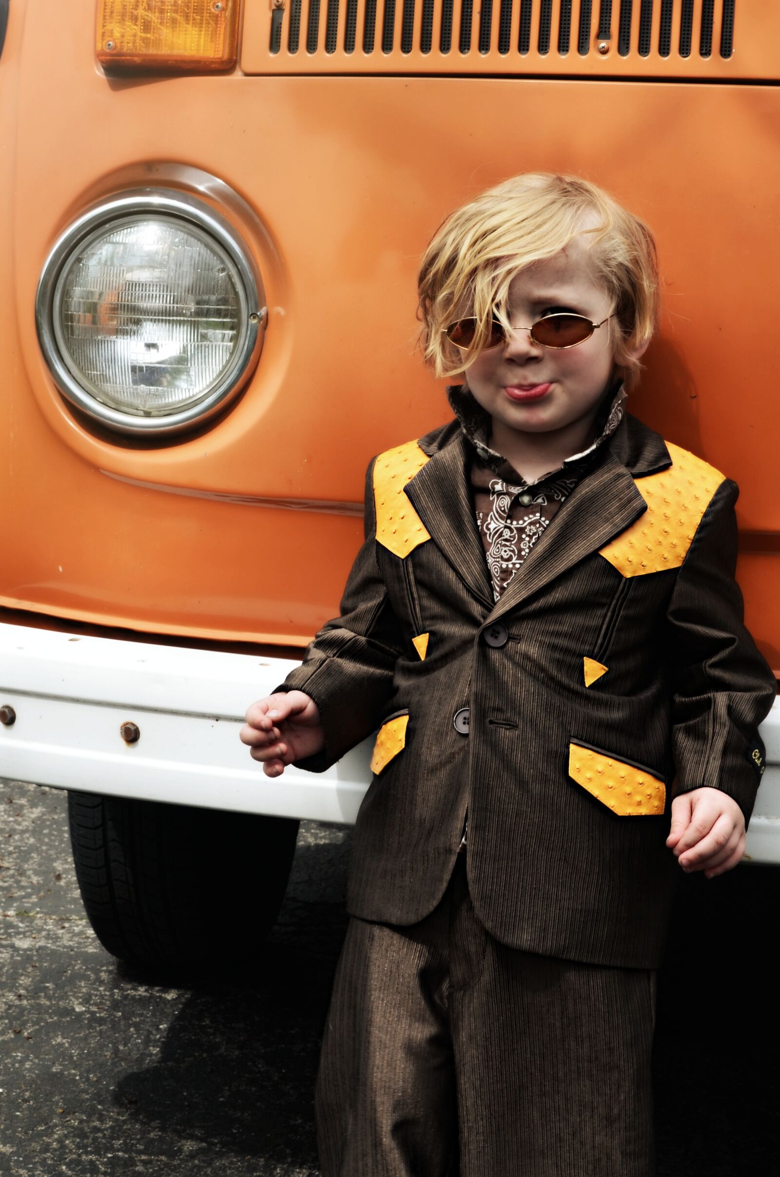 Nikon D5100 sample photo. Volkswagen bus, kid, cute photography