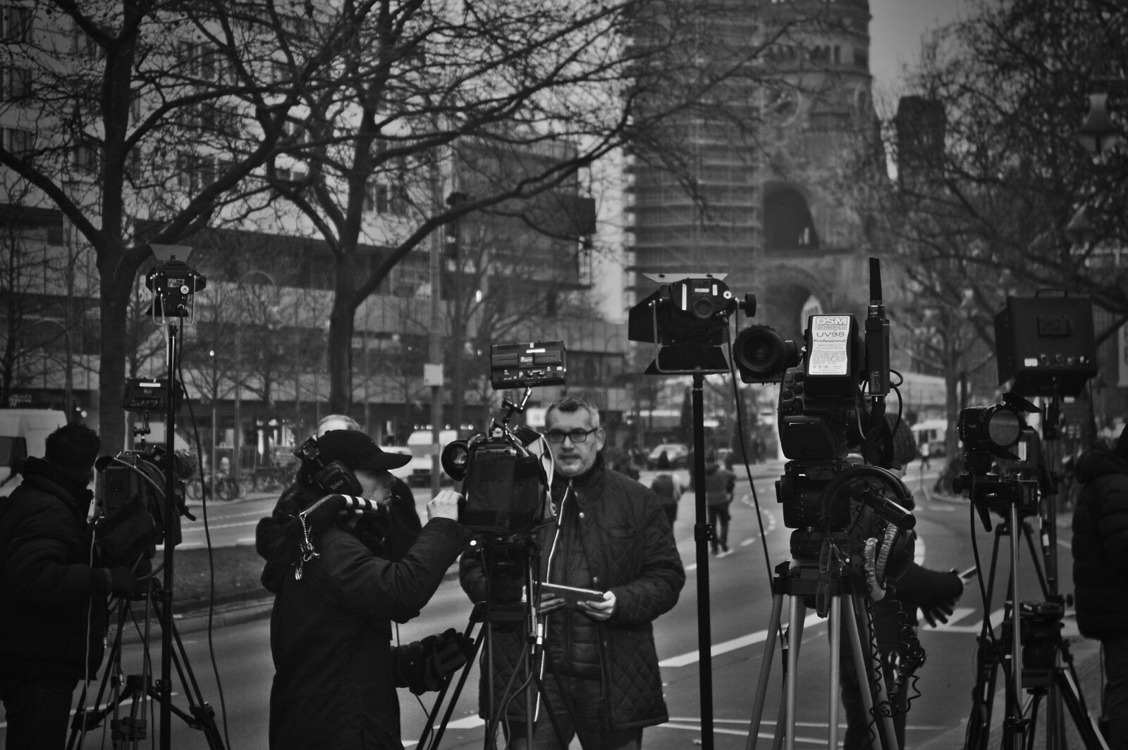 Canon EOS 600D (Rebel EOS T3i / EOS Kiss X5) sample photo. Berlin, christmas market, assassination photography