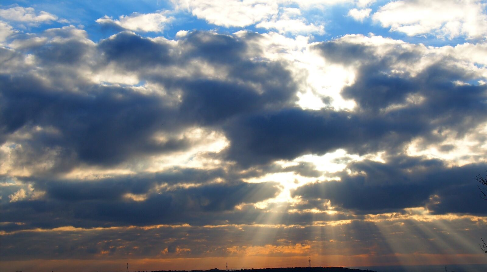 Olympus PEN E-PL6 sample photo. Sunset, clouds, light photography