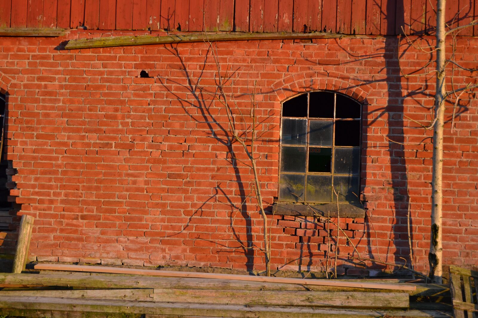 Nikon D3100 sample photo. Old farm, brick, wall photography