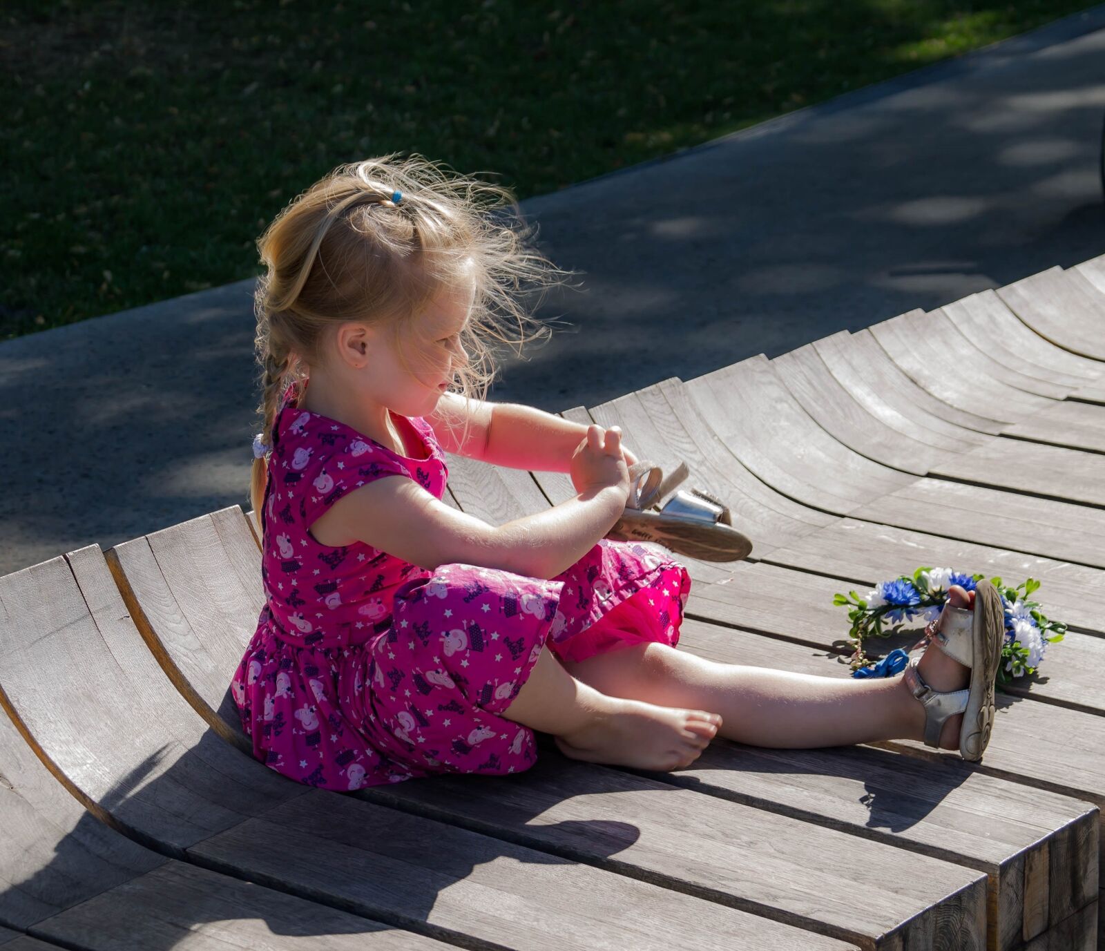 Canon EOS 1100D (EOS Rebel T3 / EOS Kiss X50) sample photo. Summer, city park, bench photography