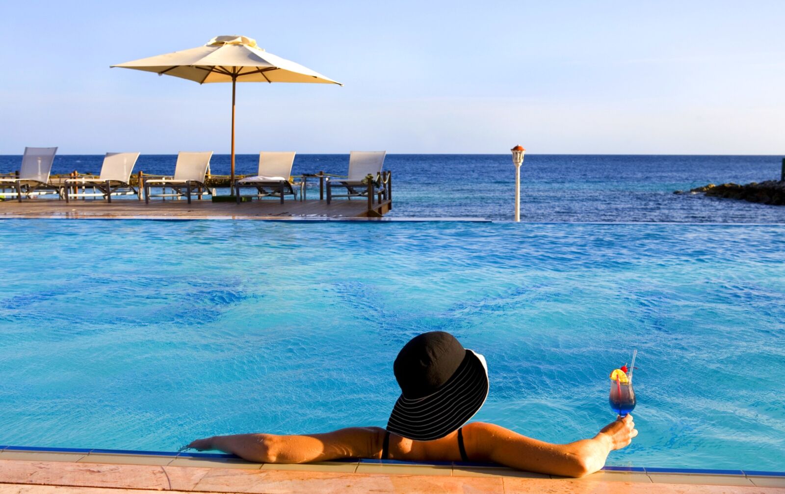 Canon EOS 5D sample photo. Swimming pool, willemstad, curacao photography