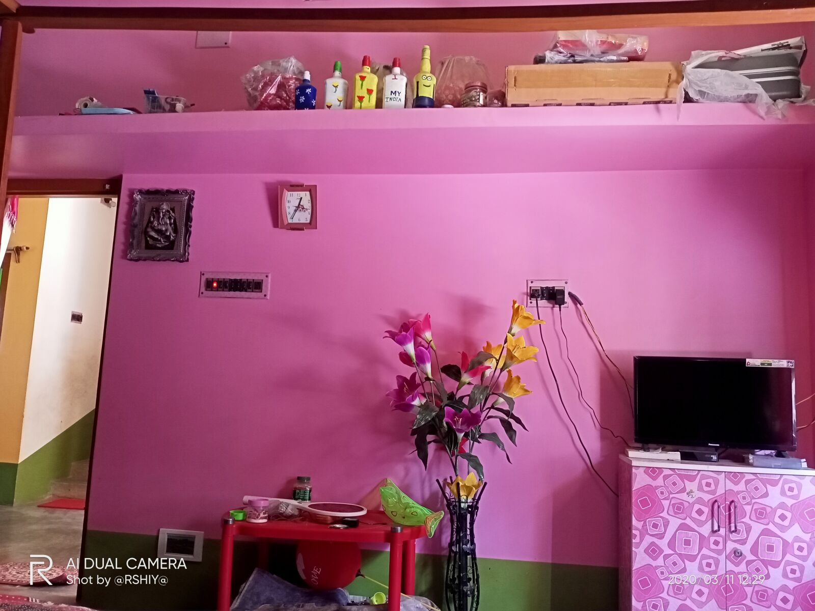 Realme C3 sample photo. Room, tv, watch photography