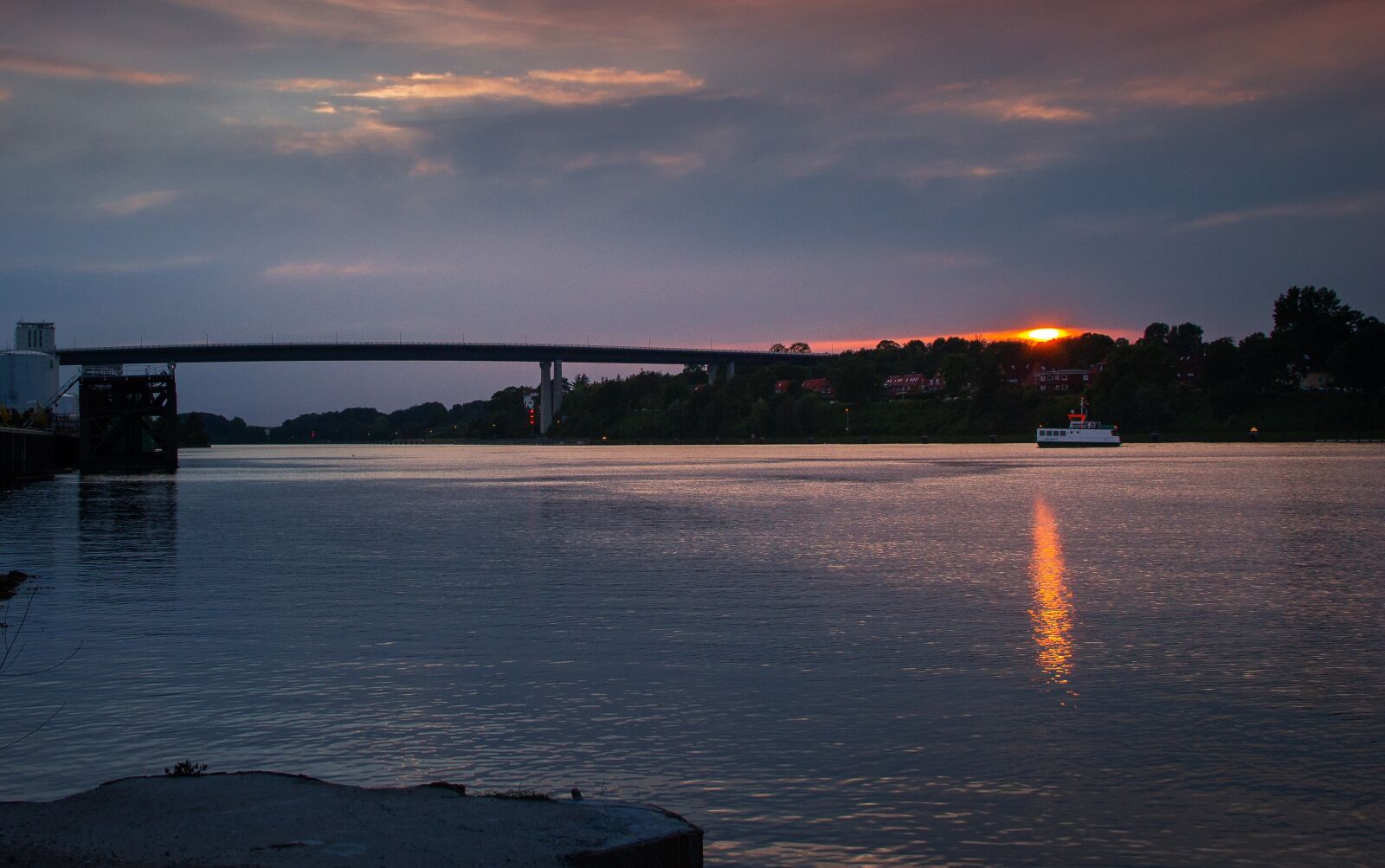 Canon EOS 700D (EOS Rebel T5i / EOS Kiss X7i) sample photo. Northern baltic sea channel photography