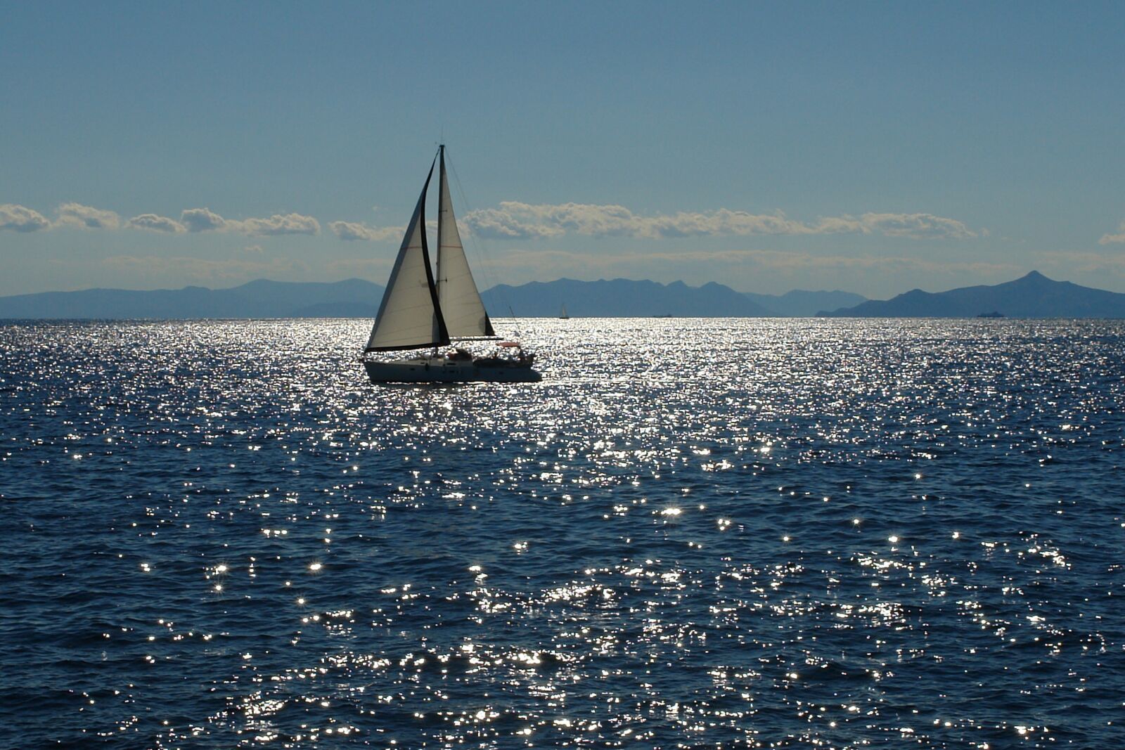 Sony DSC-R1 sample photo. Sailing, boat, sea photography