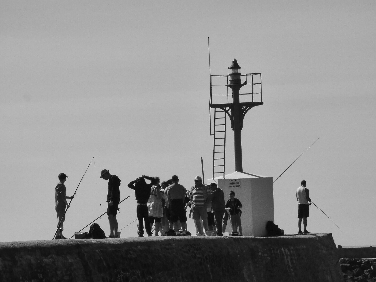 Panasonic DMC-FZ72 sample photo. Lighthouse, fishermen, sea photography