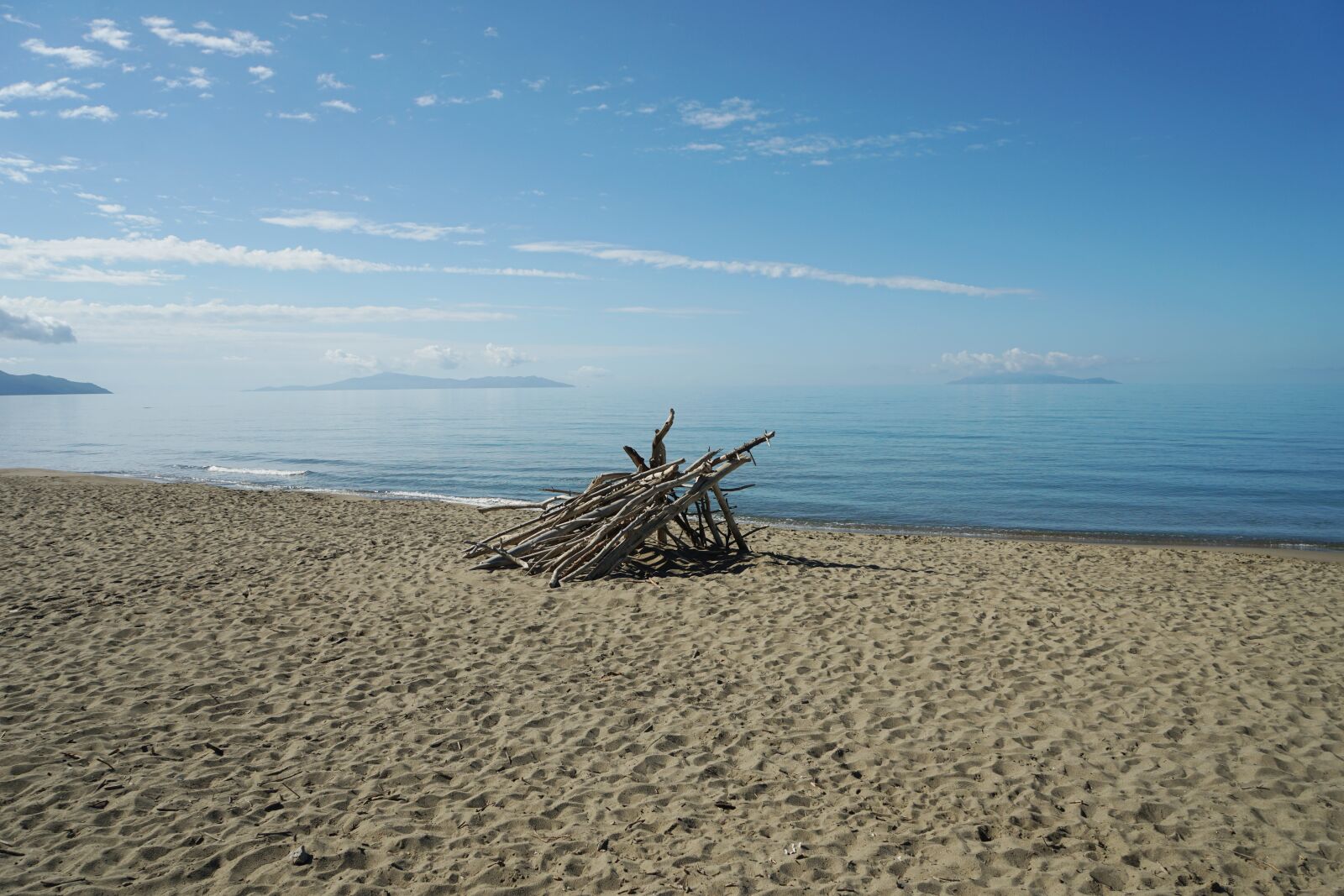 Sony a7 II + Sony Vario Tessar T* FE 24-70mm F4 ZA OSS sample photo. National park, beach, sea photography