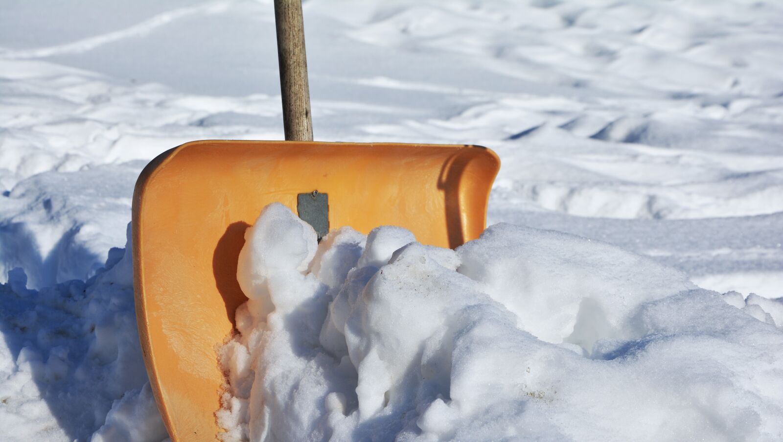 Nikon D5200 sample photo. Snow shovel, winter service photography