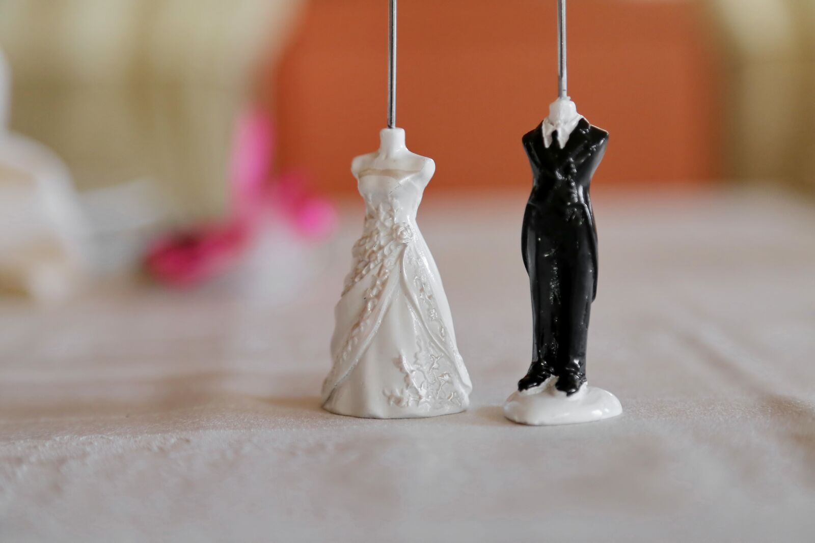 Canon EF 24-105mm F4L IS USM sample photo. Bride, ceramics, figurine, groom photography
