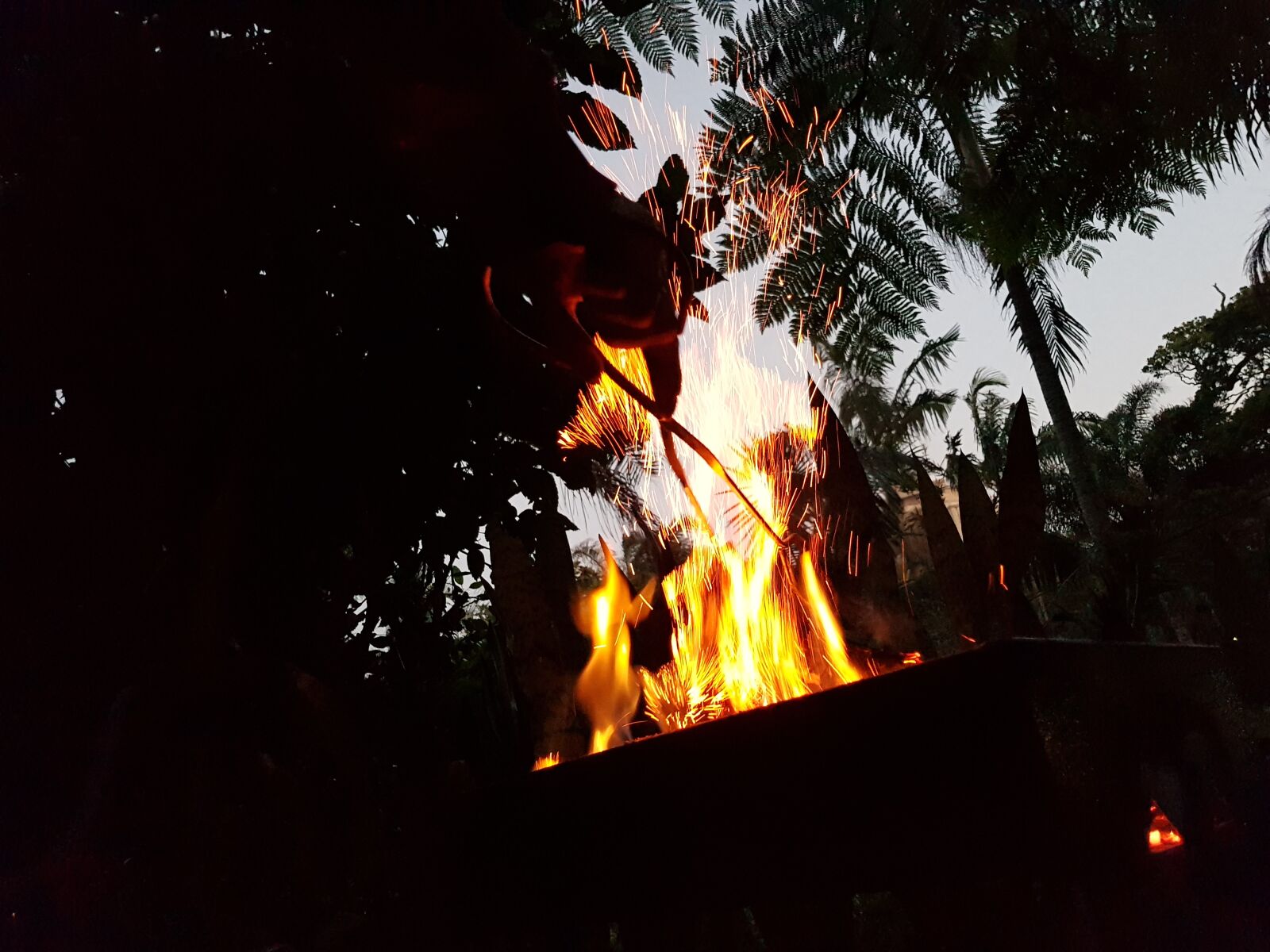 Samsung Galaxy S8 sample photo. Fire, flames, outdoors photography