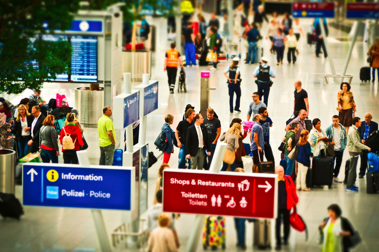Olympus OM-D E-M10 sample photo. Airport, tourism, flying photography