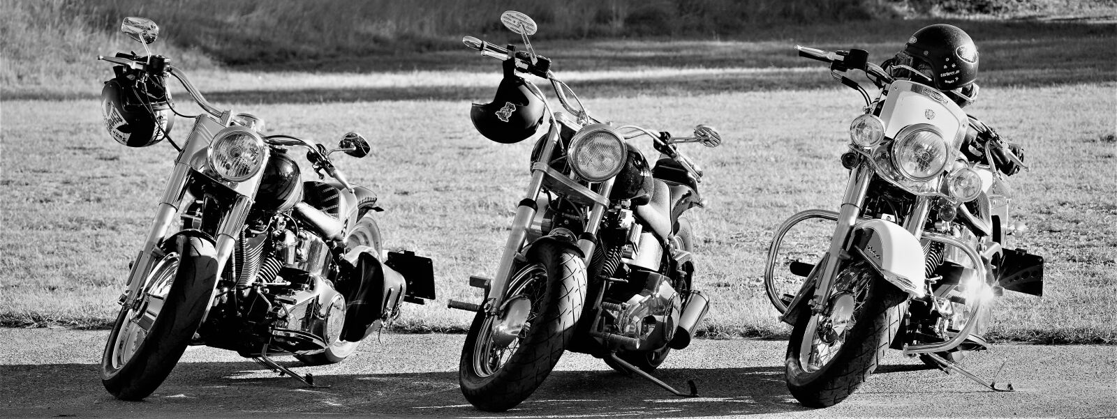 Sony E 70-350mm F4.5-6.3 G OSS sample photo. Motorcycles, parking, three photography