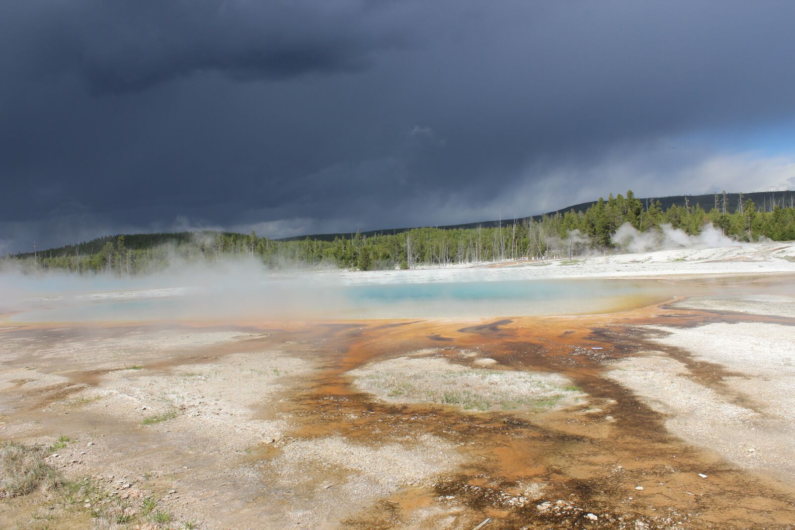 Canon EOS 600D (Rebel EOS T3i / EOS Kiss X5) sample photo. Yellowstone, ochre, aquamarine photography