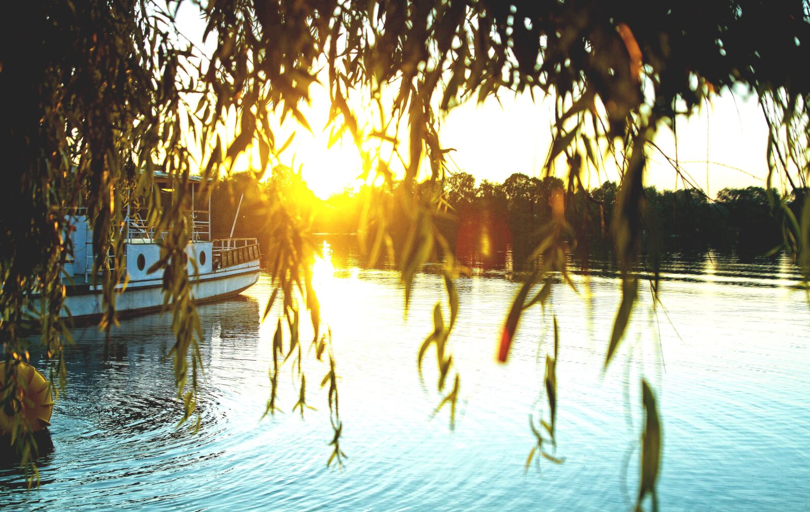Canon EOS 50D sample photo. Sunset, water, west photography