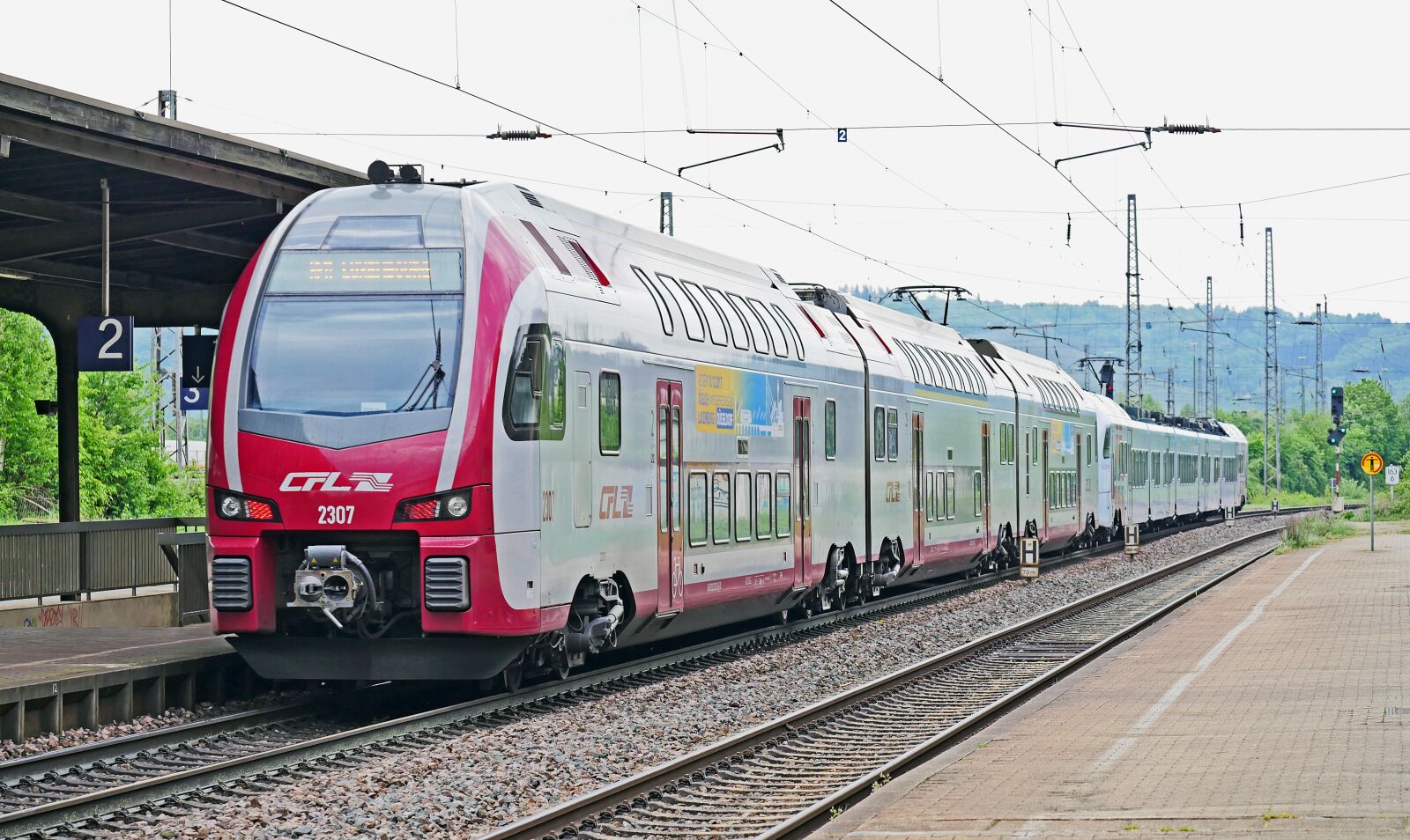 Panasonic Lumix DMC-GX8 sample photo. Regional train, double decker photography