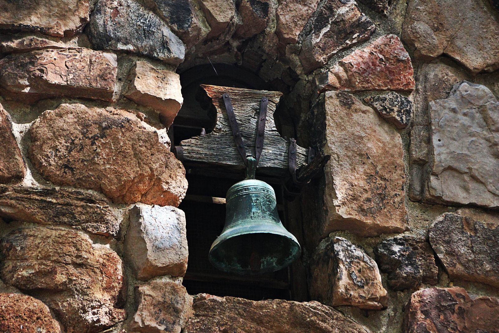 Canon EOS 600D (Rebel EOS T3i / EOS Kiss X5) sample photo. Bell, percussion, sound photography