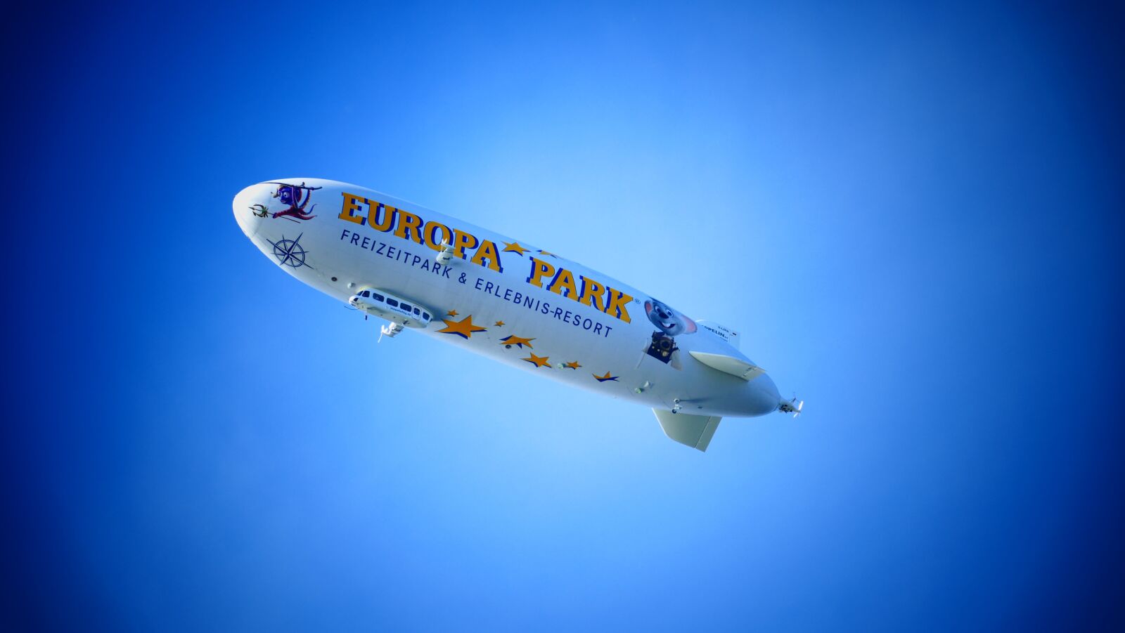 Panasonic Lumix DMC-FZ1000 sample photo. Lake constance, zeppelin, aviation photography
