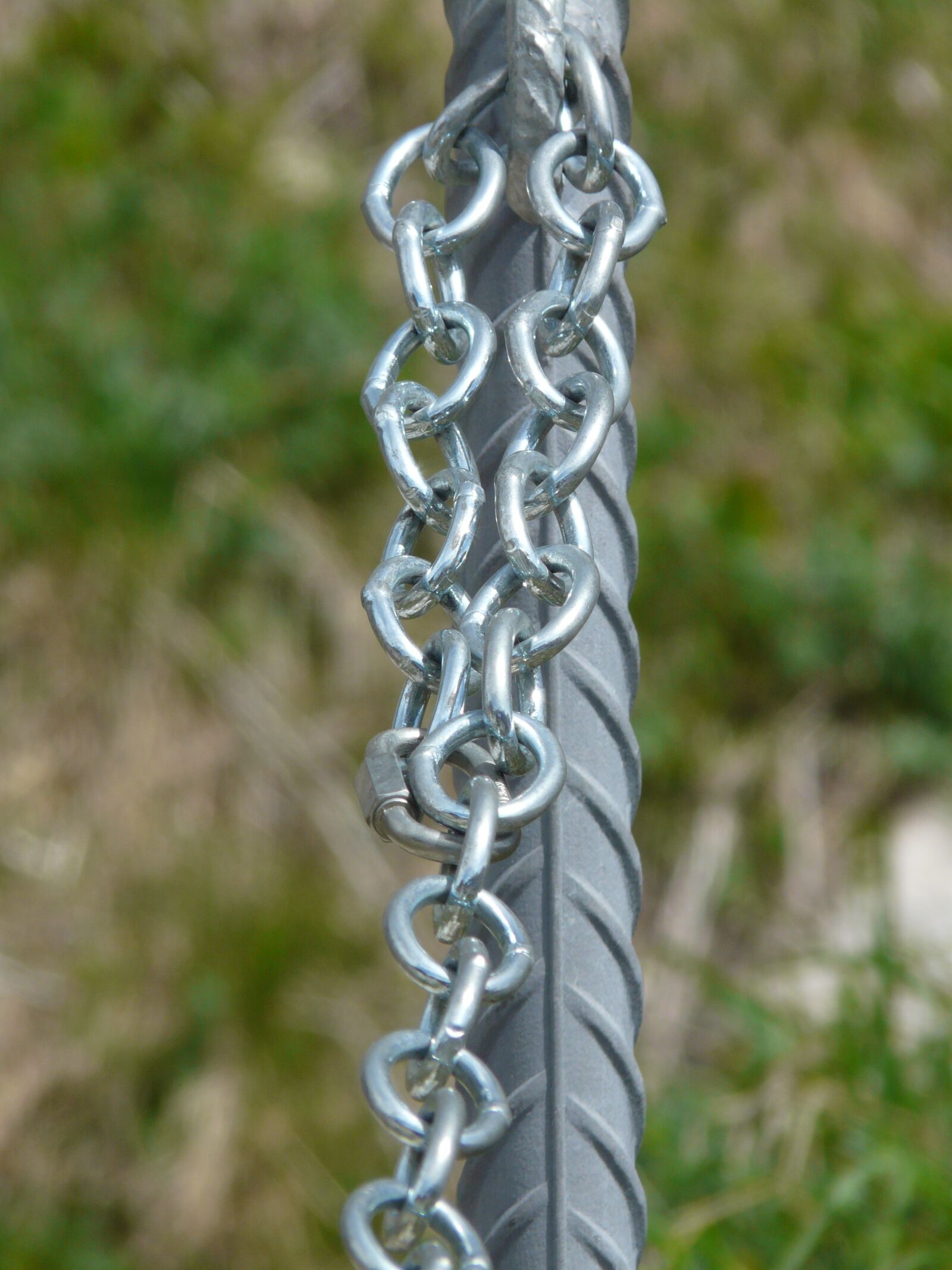Panasonic DMC-FZ18 sample photo. Chain, links of the photography