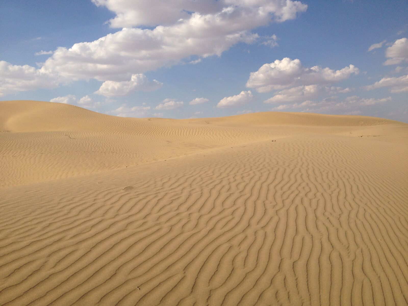 iPhone 4S back camera 4.28mm f/2.4 sample photo. Desert, nature, blue photography