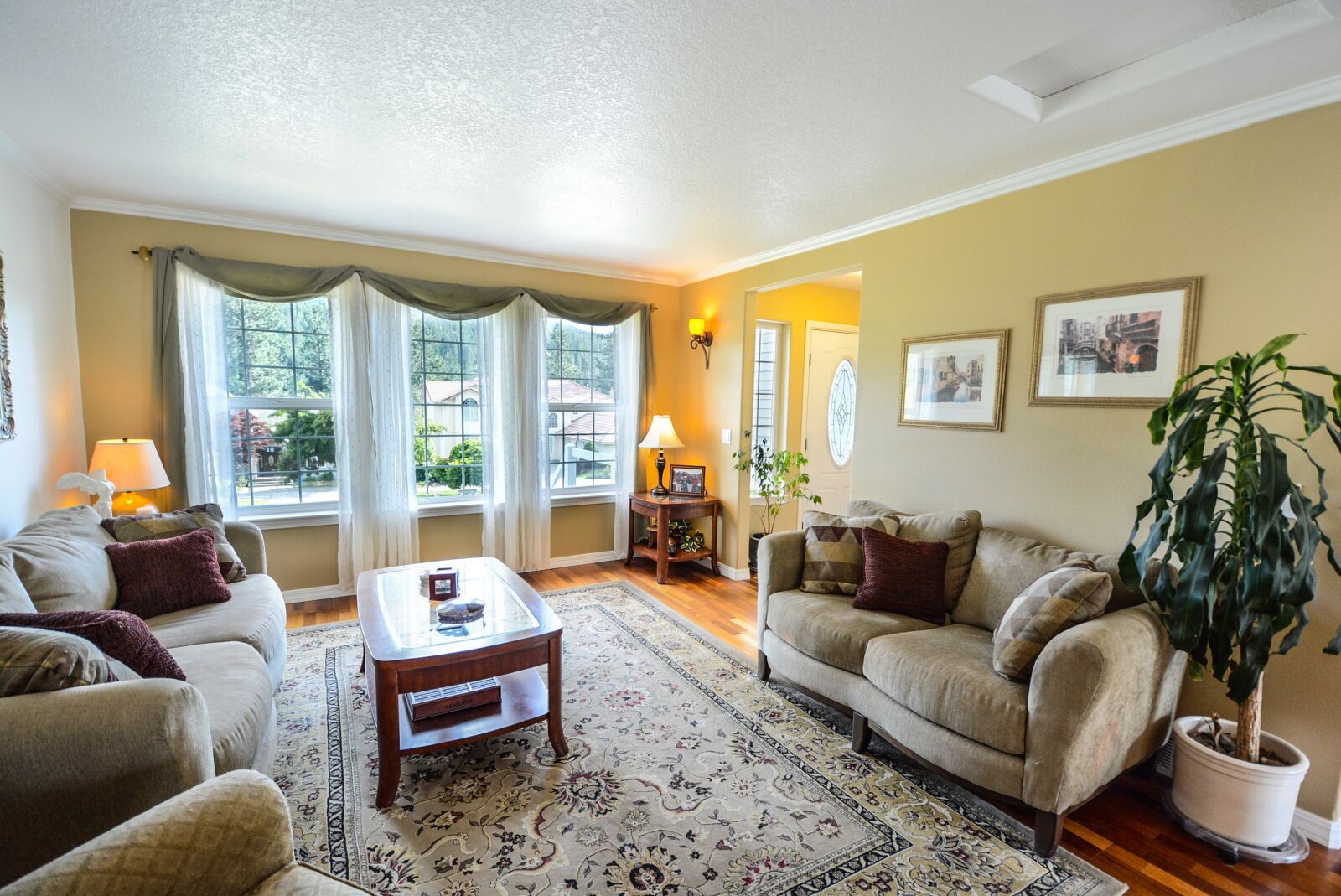 Nikon D5200 sample photo. Living room, residential, real photography