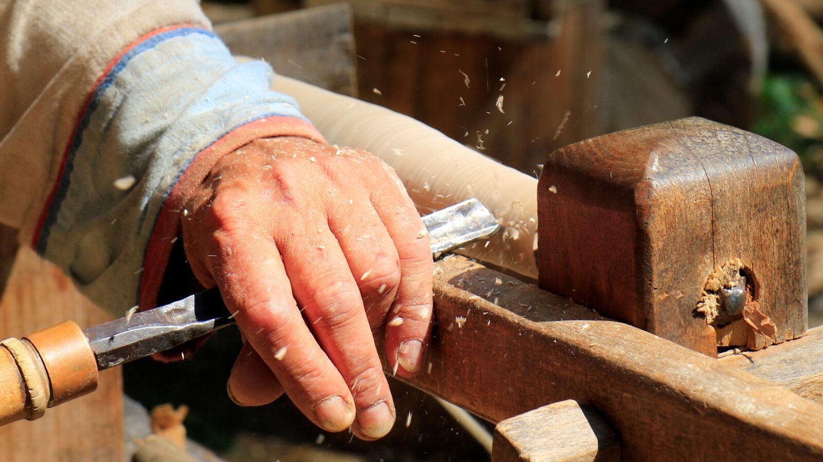 Canon EOS 7D Mark II sample photo. Drechsler, craftsmen, tool photography