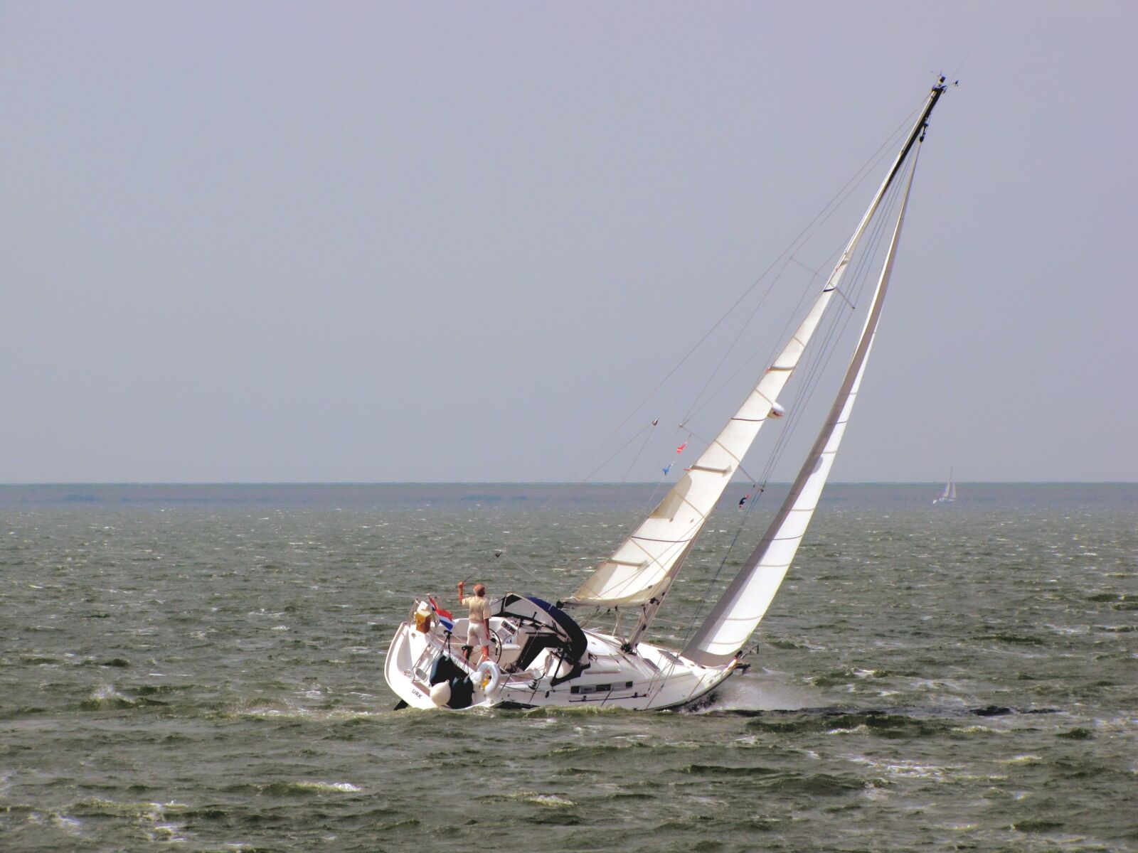 Canon PowerShot SX10 IS sample photo. Sailing boat, sailing, solo photography