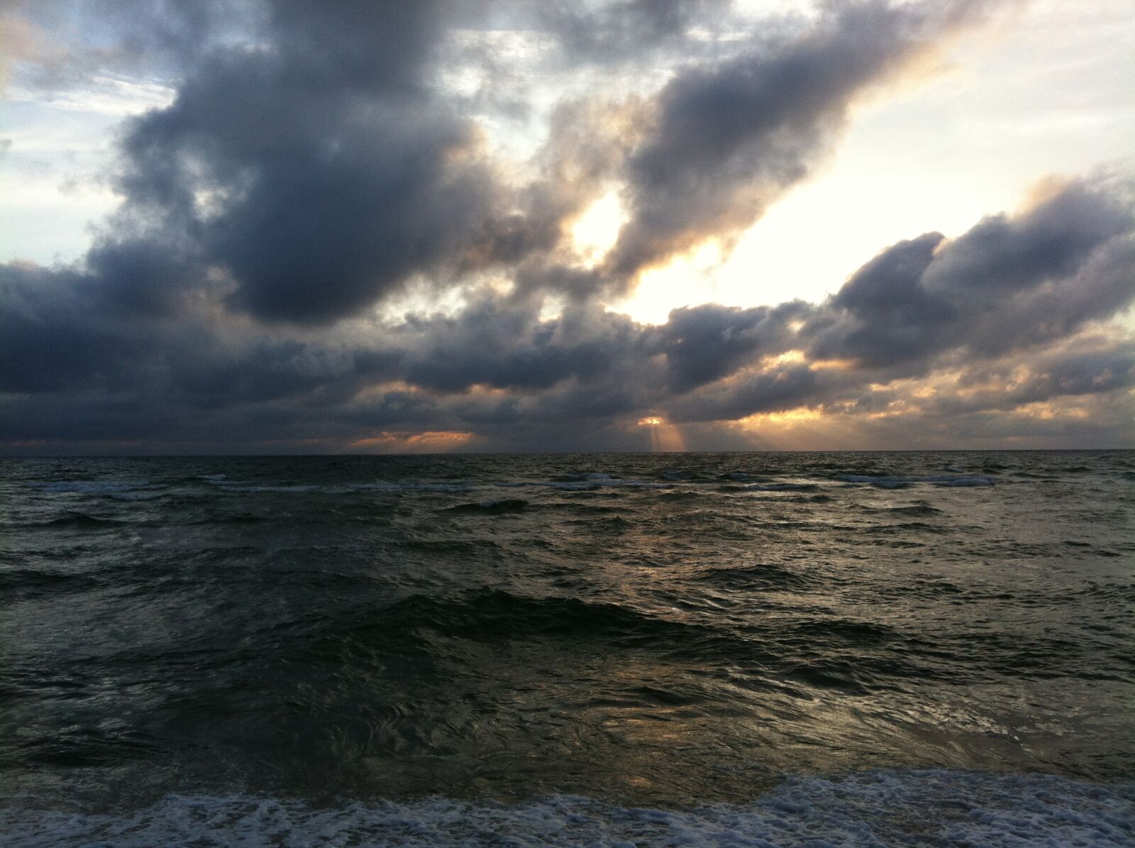 Apple iPhone 4 sample photo. Sea, northsea, waves photography