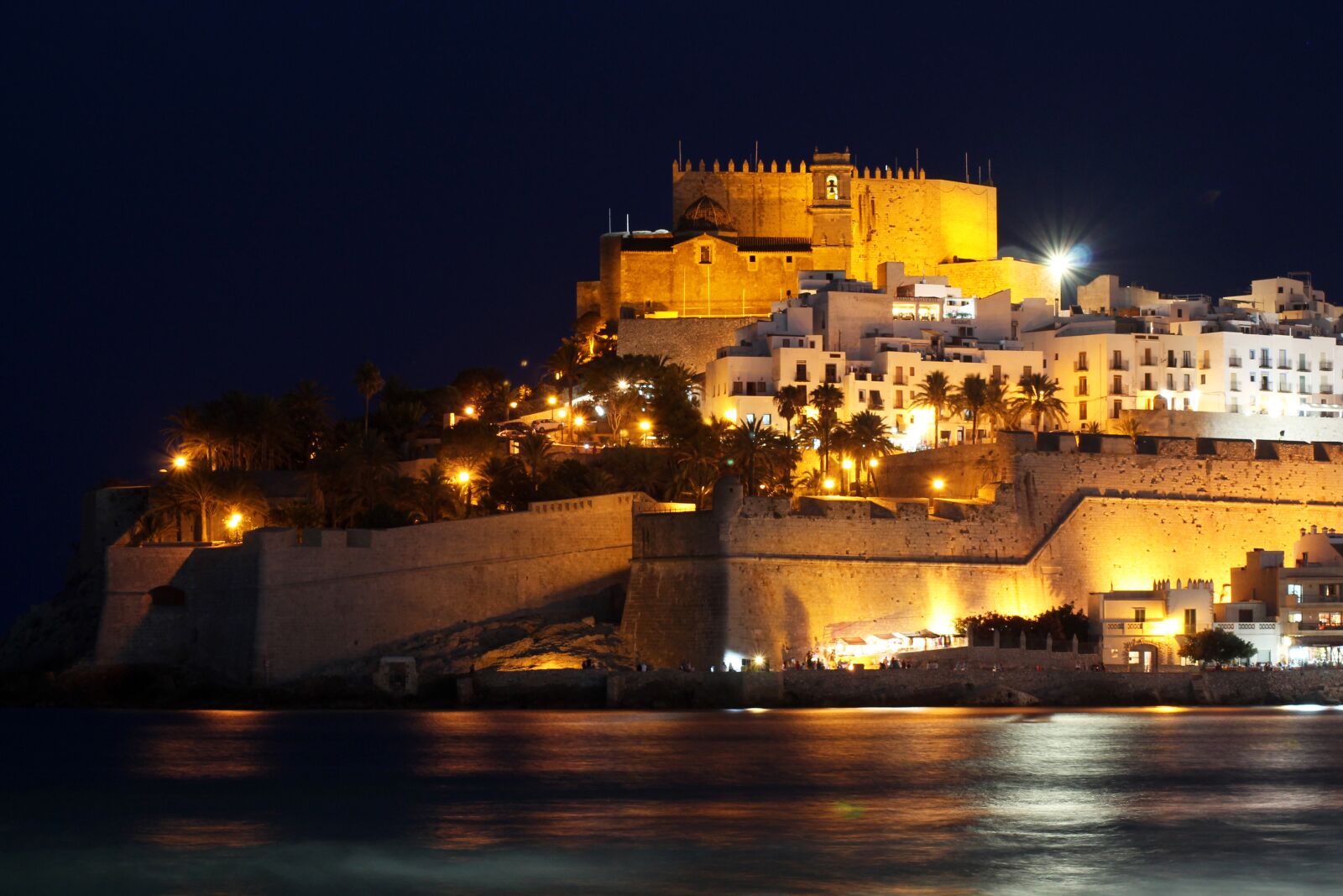 Canon EOS 1100D (EOS Rebel T3 / EOS Kiss X50) sample photo. Castle, pe scola, castell photography